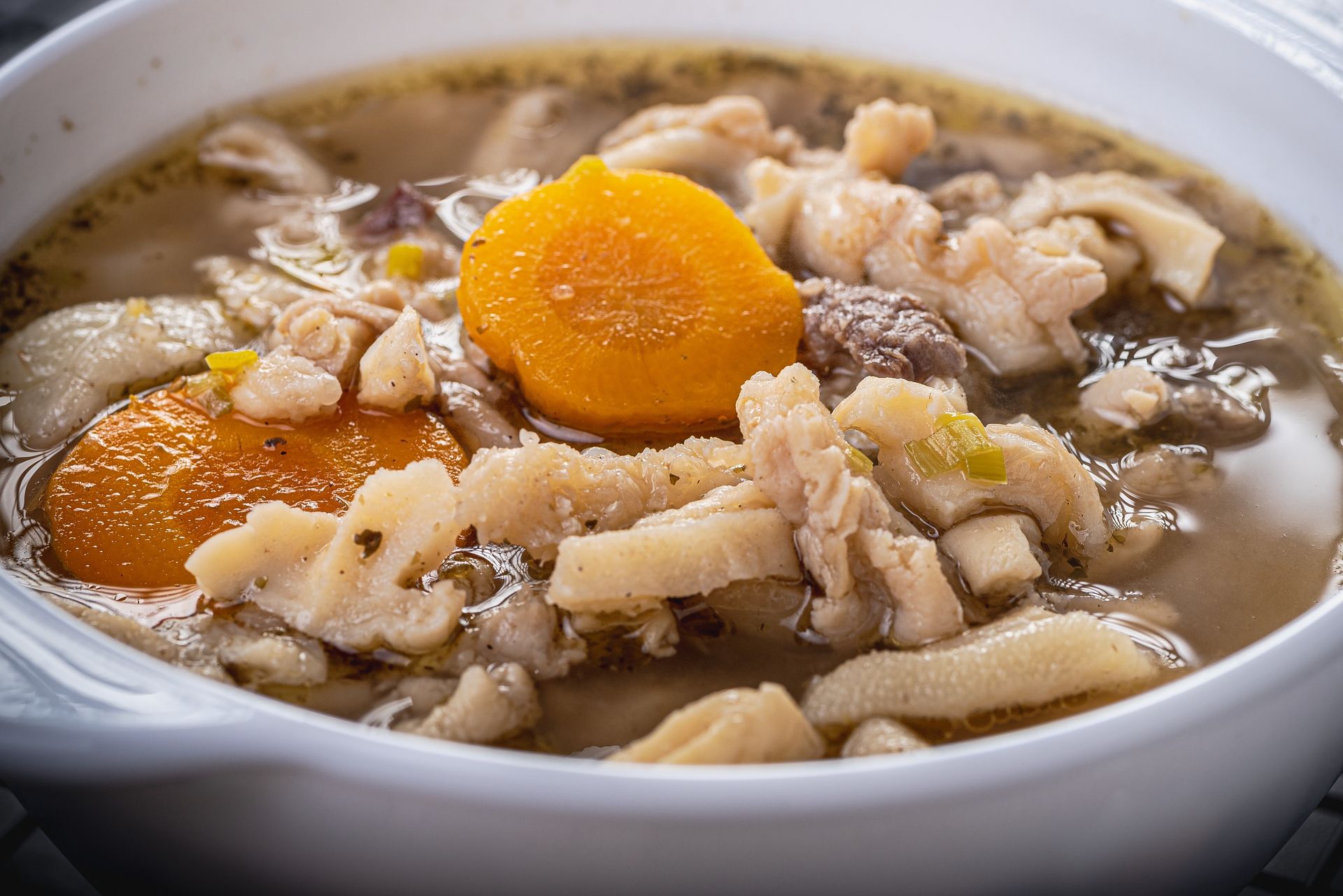 Na Wszystkich Świętych robię moje popisowe flaczki. Są gęste, aromatyczne i delikatne