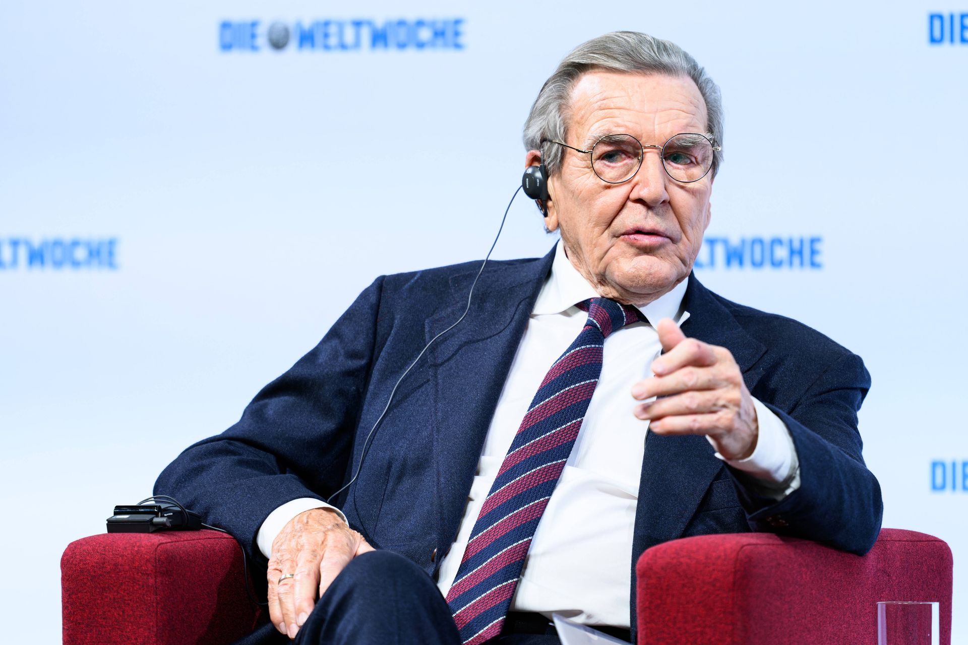 Media: Gerhard Schroeder pojawił się w Moskwie
