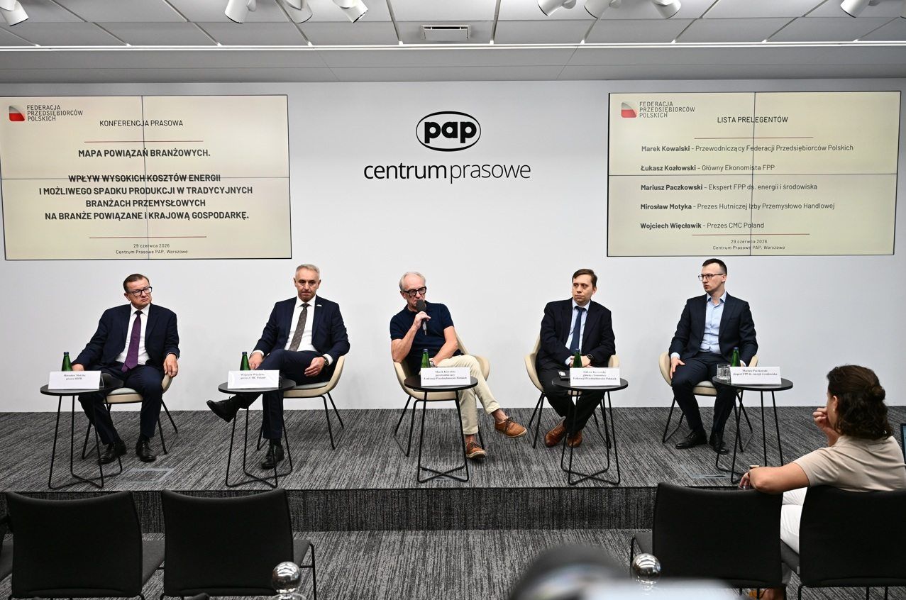 Droga energia uderza w polski przemysł. Eksperci ostrzegają przed utratą miejsc pracy i konkurencyjności