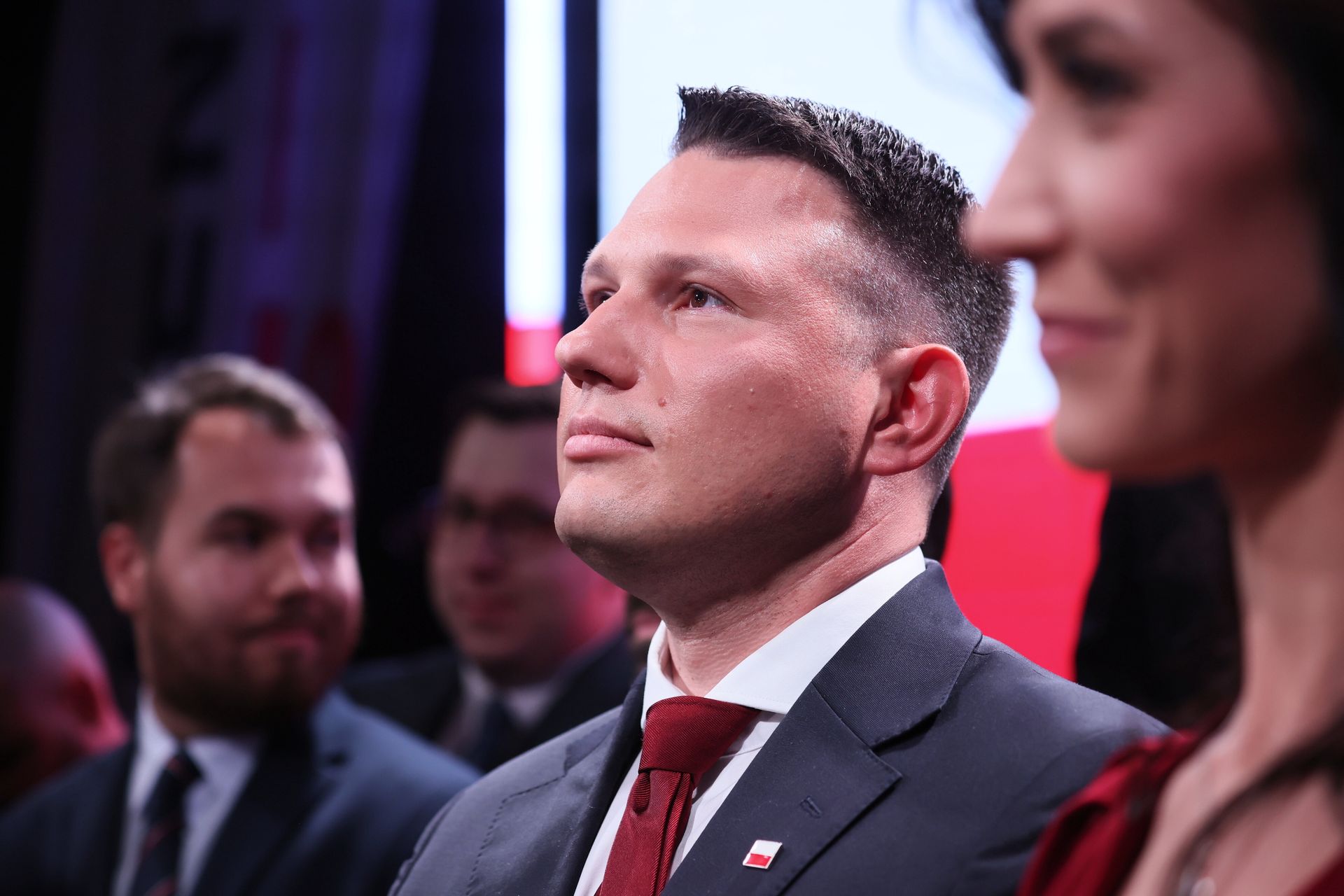 Młodzi wybrali. Mentzen wygrywa w szkolnych wyborach prezydenckich