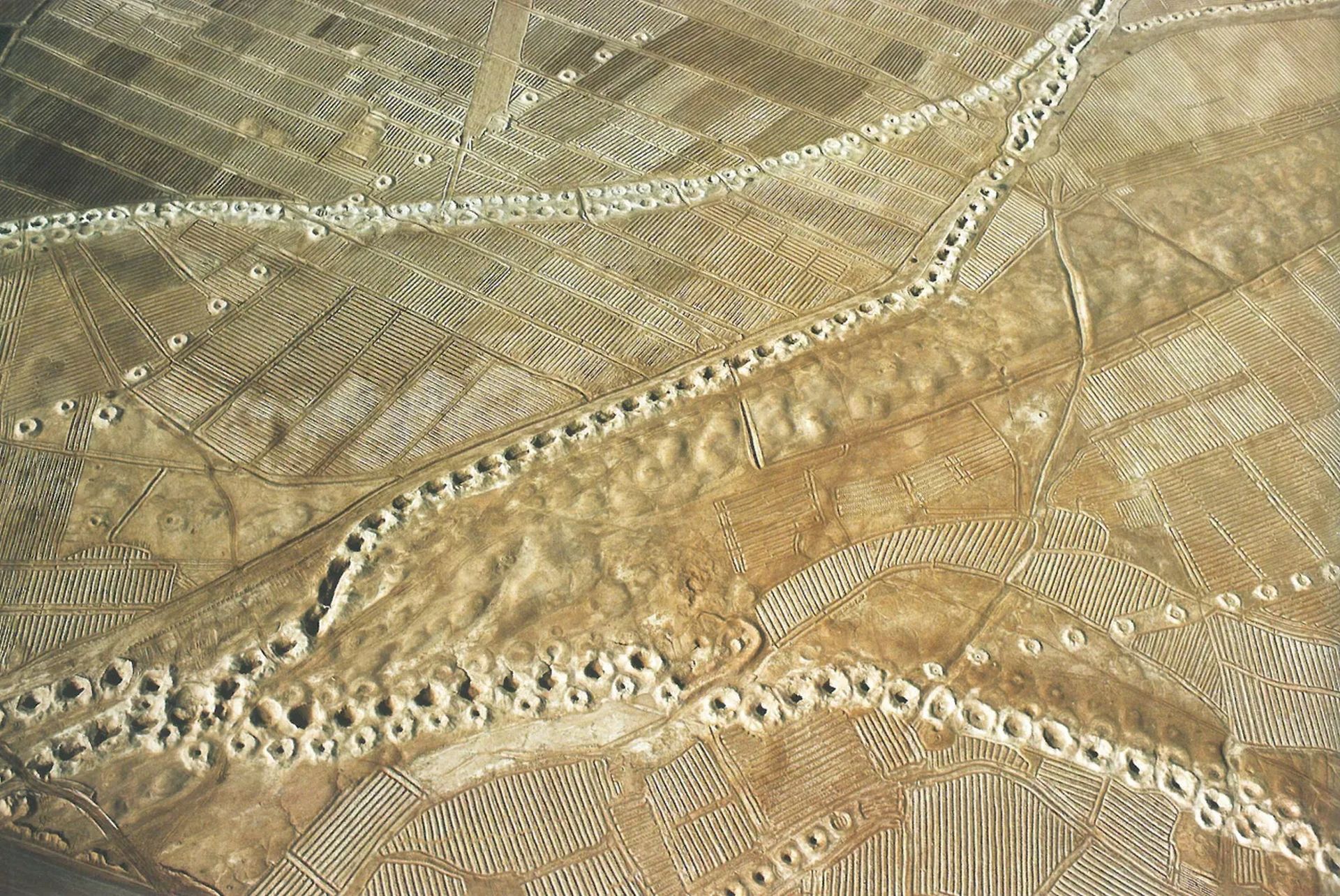 Sieć podziemnych tuneli w Iranie. Skuteczna klimatyzacja, która działa bez prądu