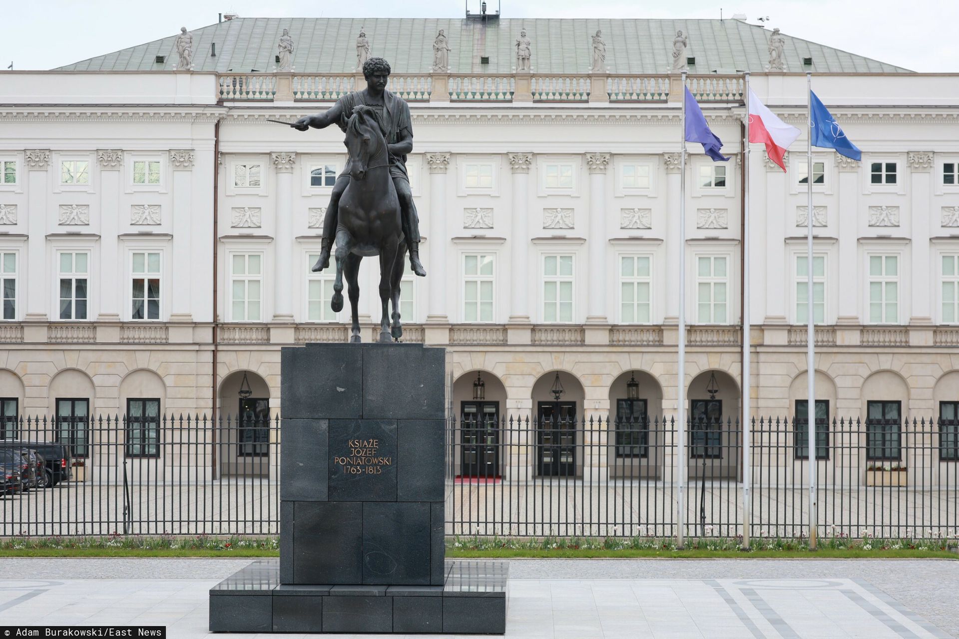 Zarzuty dla trzech osób. Miały powoływać się na wpływy w KPRP