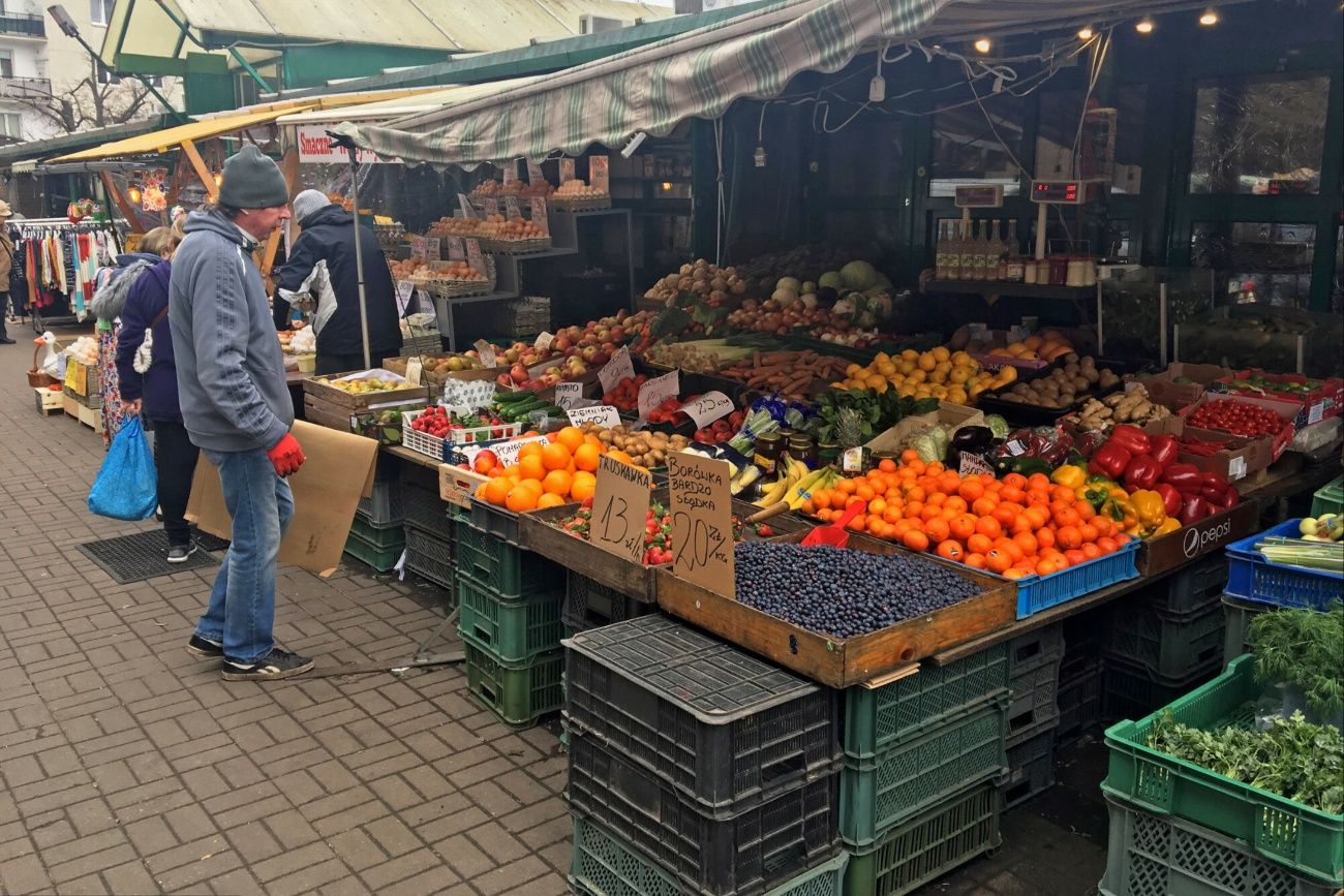120 zł za kilogram. Są już pierwsze krajowe owoce