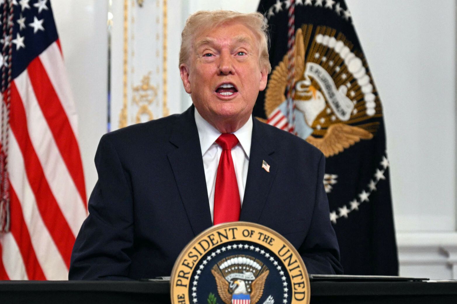 Trump pożąda Grenlandii. Dla niej gotów jest choćby rozbić NATO?