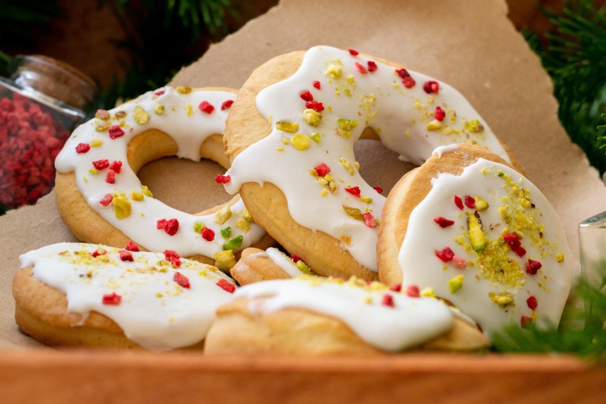 Te ciasteczka znikają szybciej niż pierniki. W tym roku udekoruję pistacjami