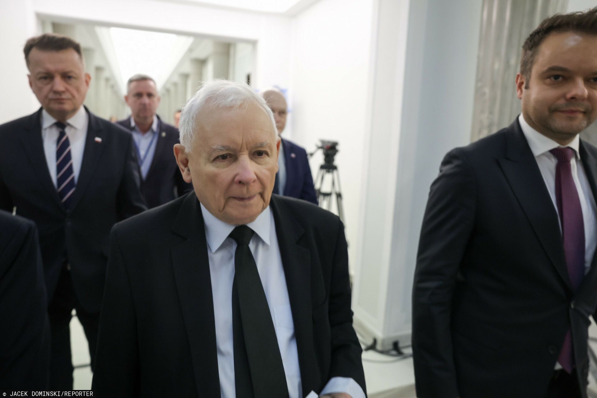 Kulisy narady PiS. Posłowie nieoficjalnie o absencji Gargamela