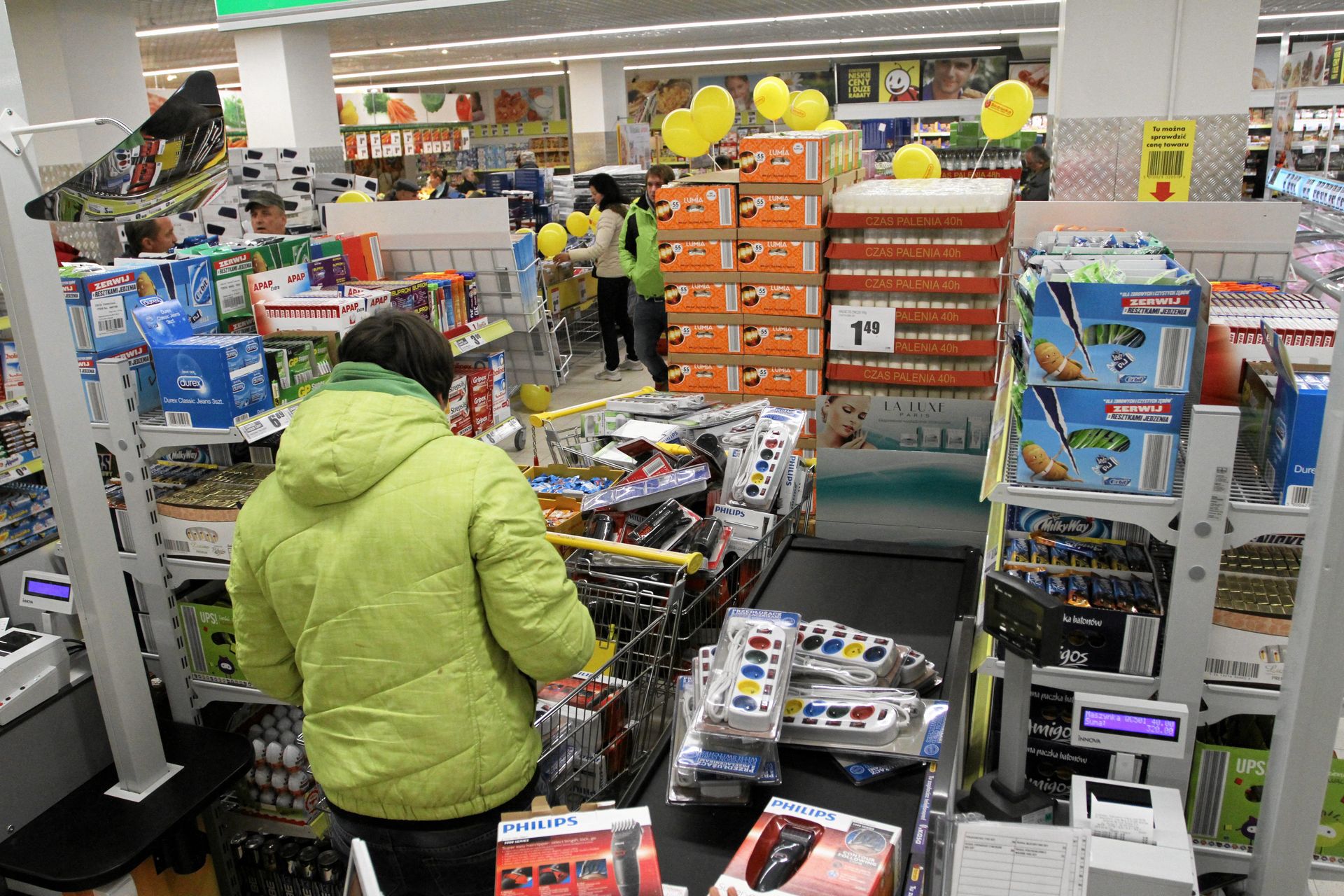 Sklepy zamykają się na 3 dni. Do której godziny zrobimy zakupy?