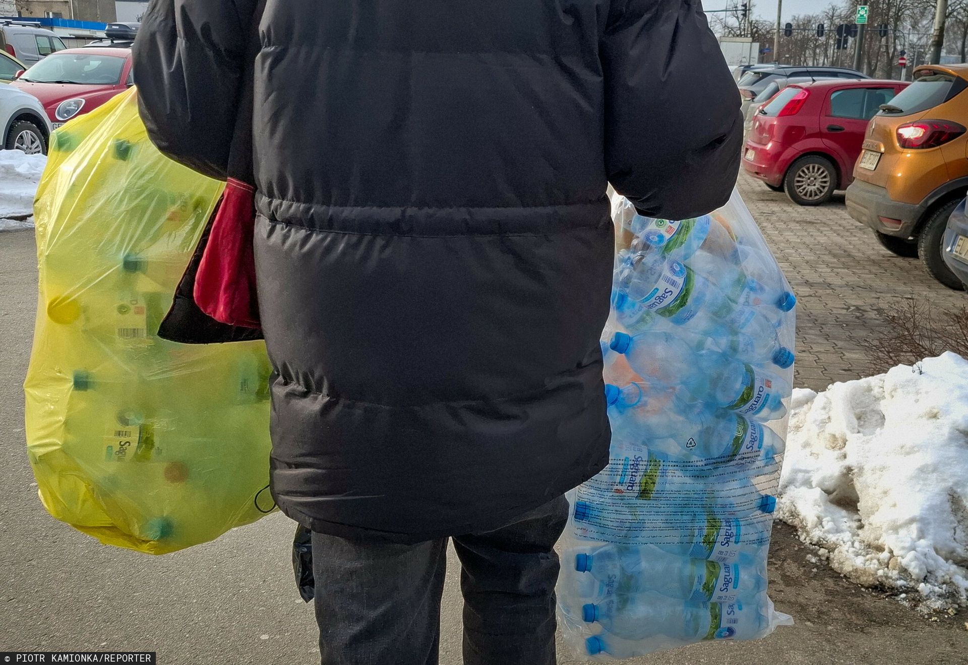 Zakorkowane butelkomaty. Chcą kaucji, narzekają na "hurtowników"