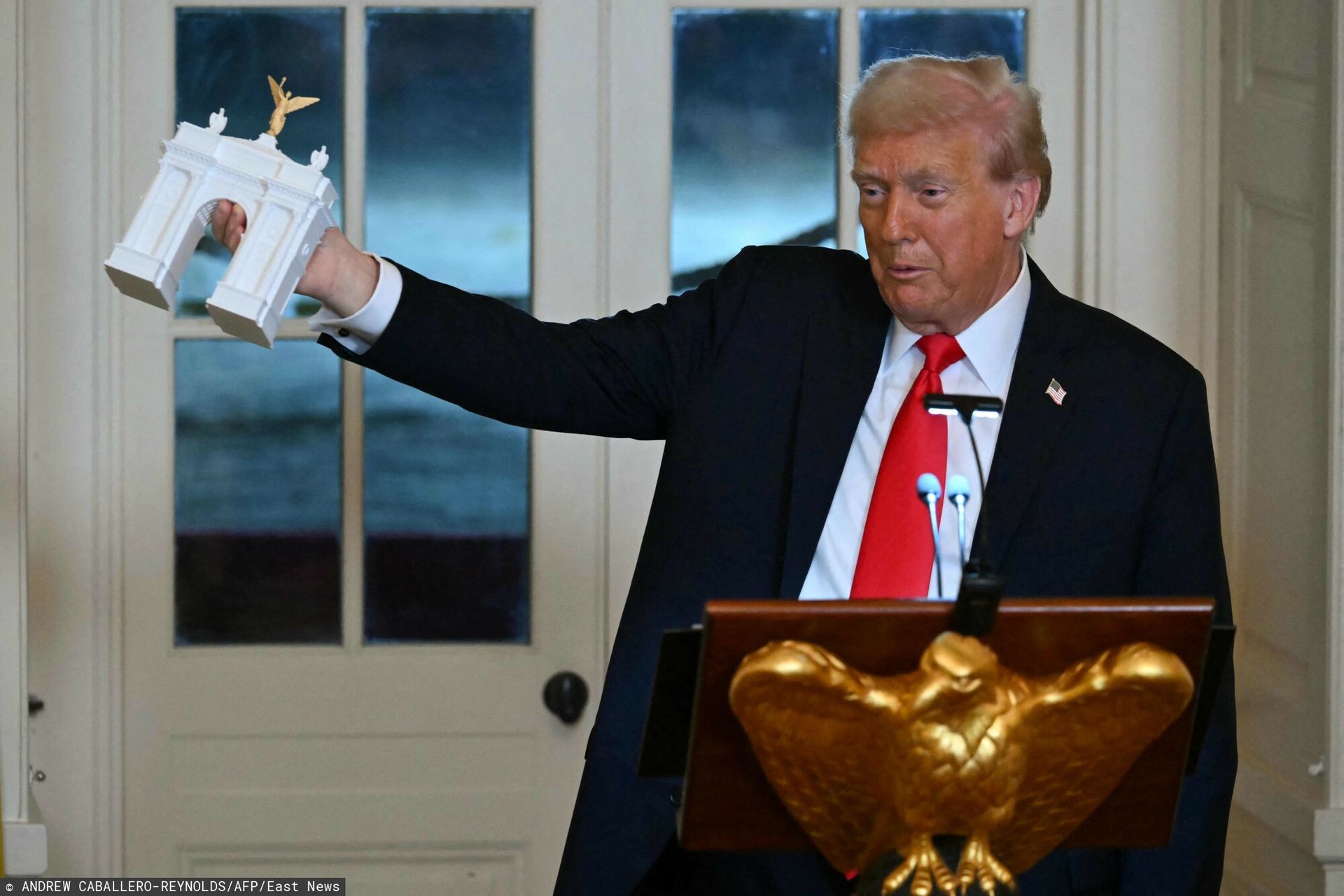 Demokraci chcą zablokować łuk Trumpa pod Waszyngtonem