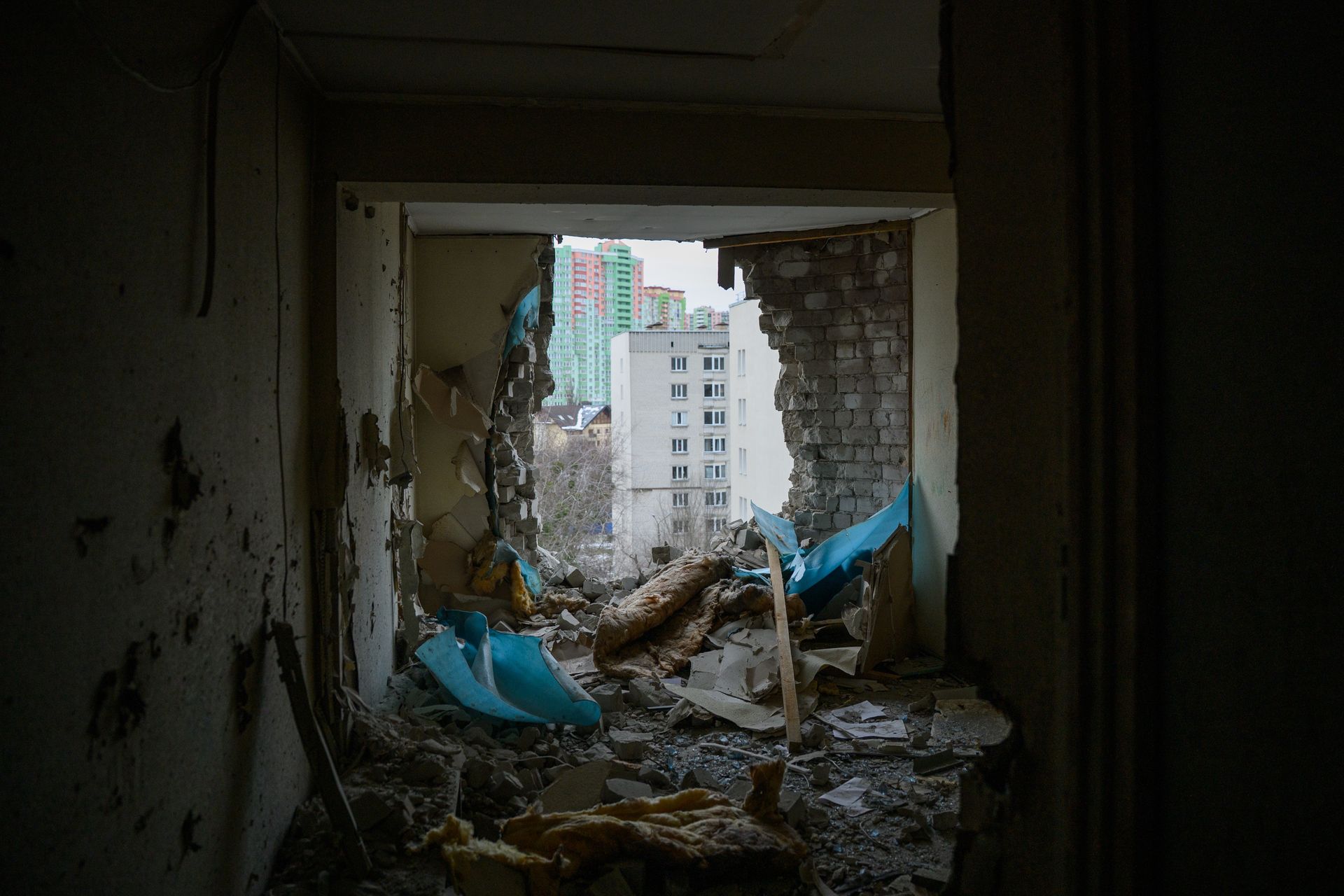 Sylwester w rytmie wojny. Godzina policyjna i zakaz fajerwerków