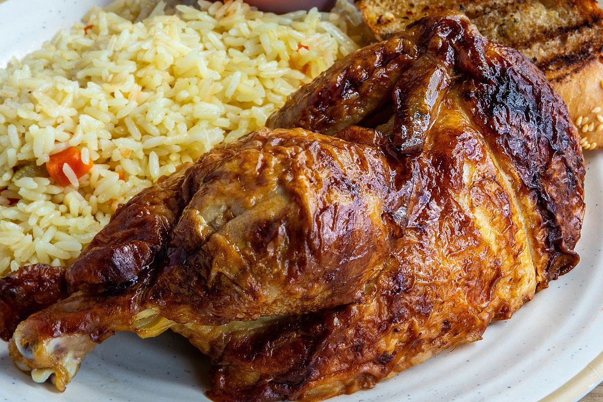 Przygotuj buteleczkę. Skórka kurczaka zachrupie tak, iż aż obudzi sąsiadów