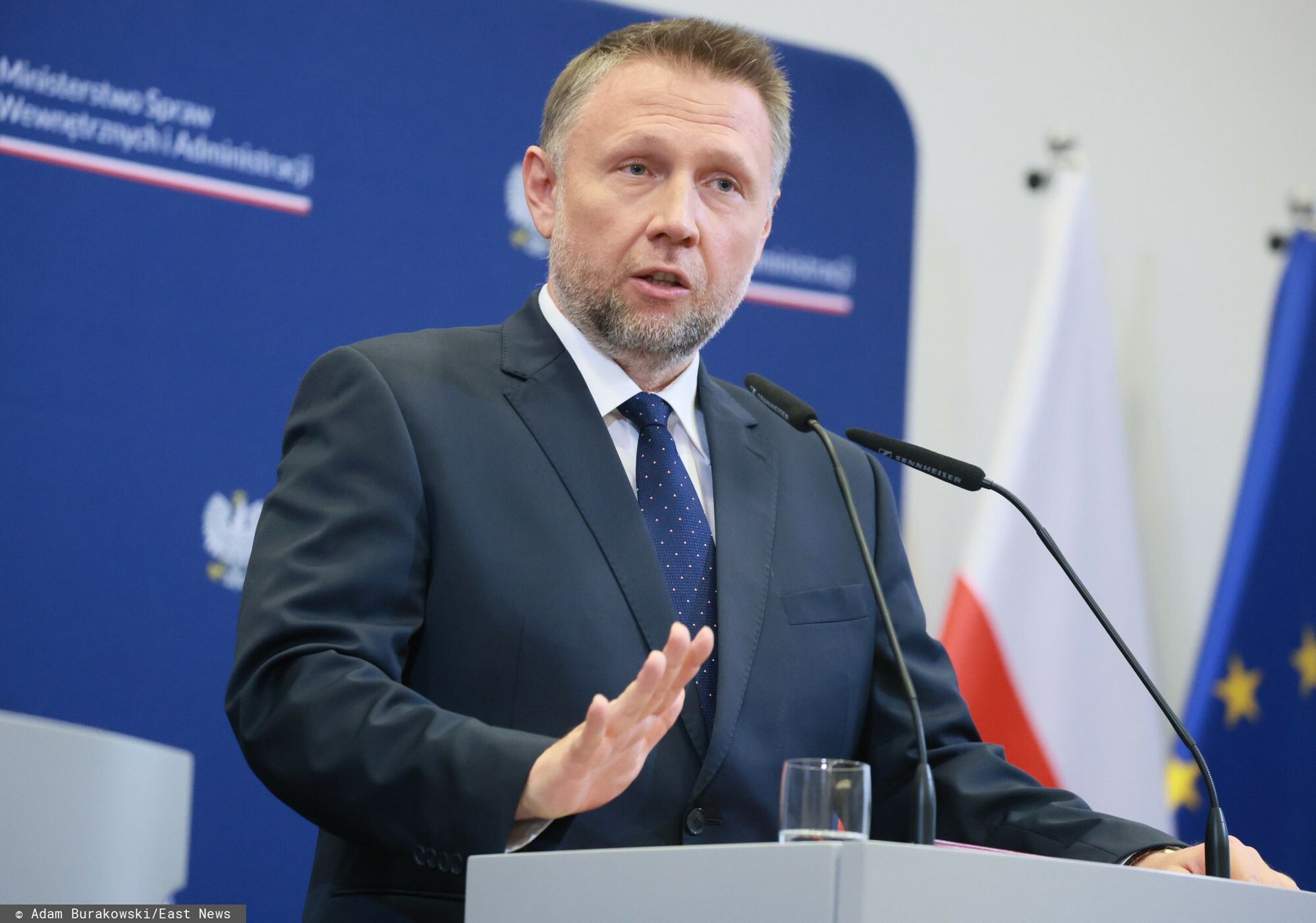 Nocne alarmy na Lubelszczyźnie. Szef MSWiA: to najszybszy sposób