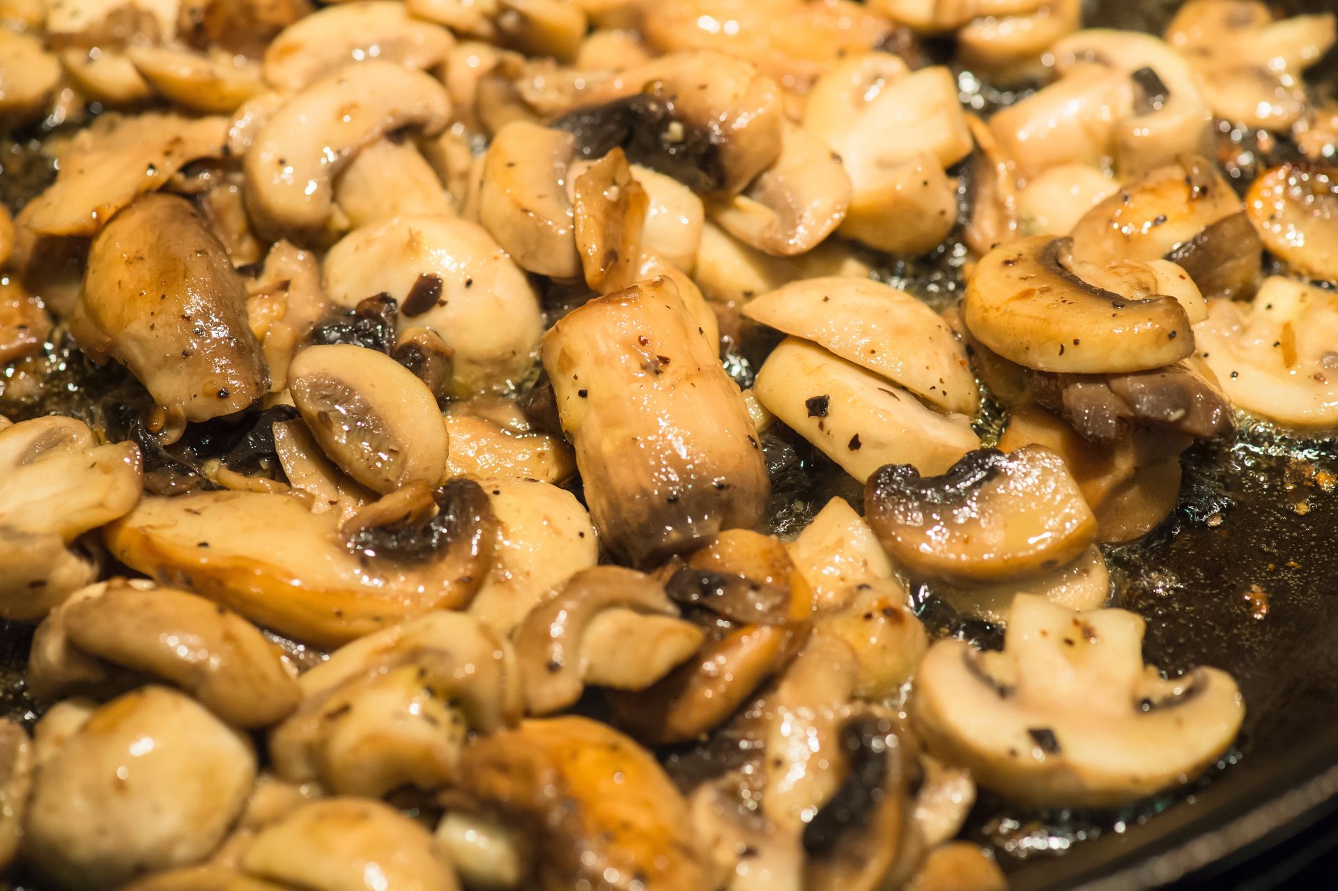 Dodaj do smażenia pieczarek. Będą wyglądać i smakować jak grzyby prosto z lasu