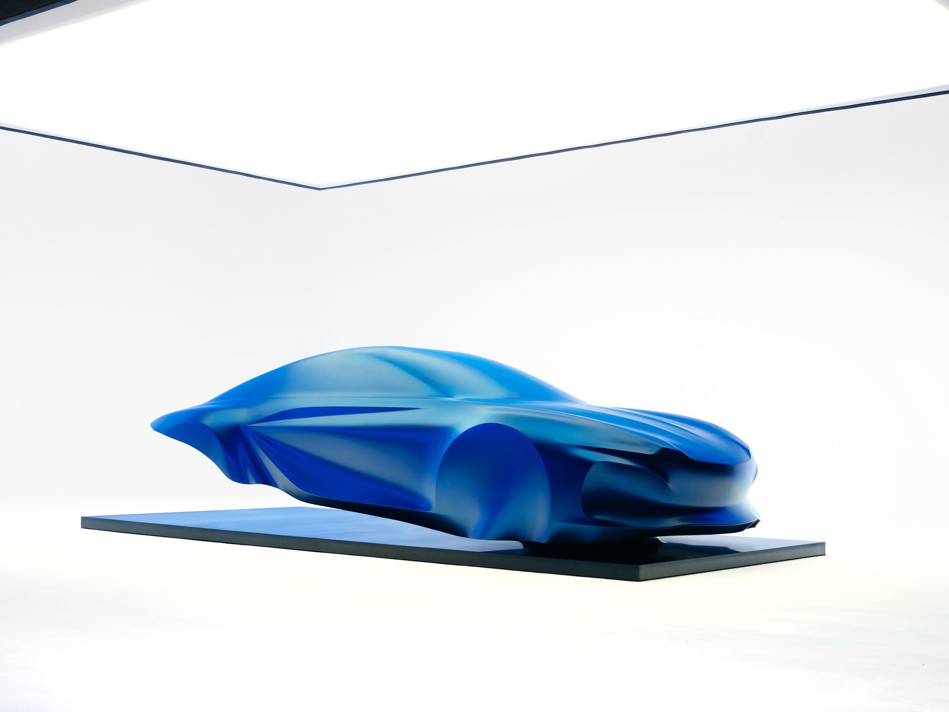 Nadchodzi nowe Alpine A110. Rzeźba zdradza kształt francuskiego coupe