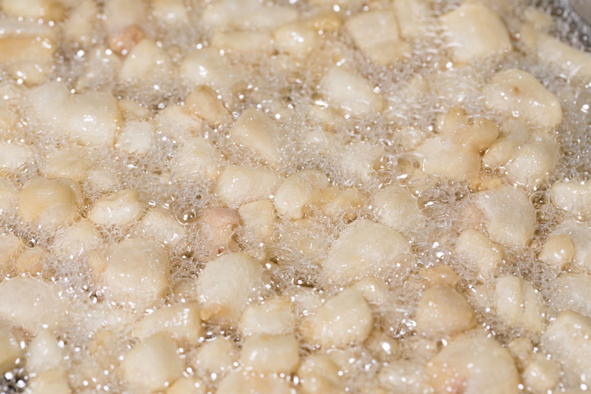 Teściowa zawsze trzyma się tej zasady, jak robi skwarki. Podaje do pierogów lub na smalec