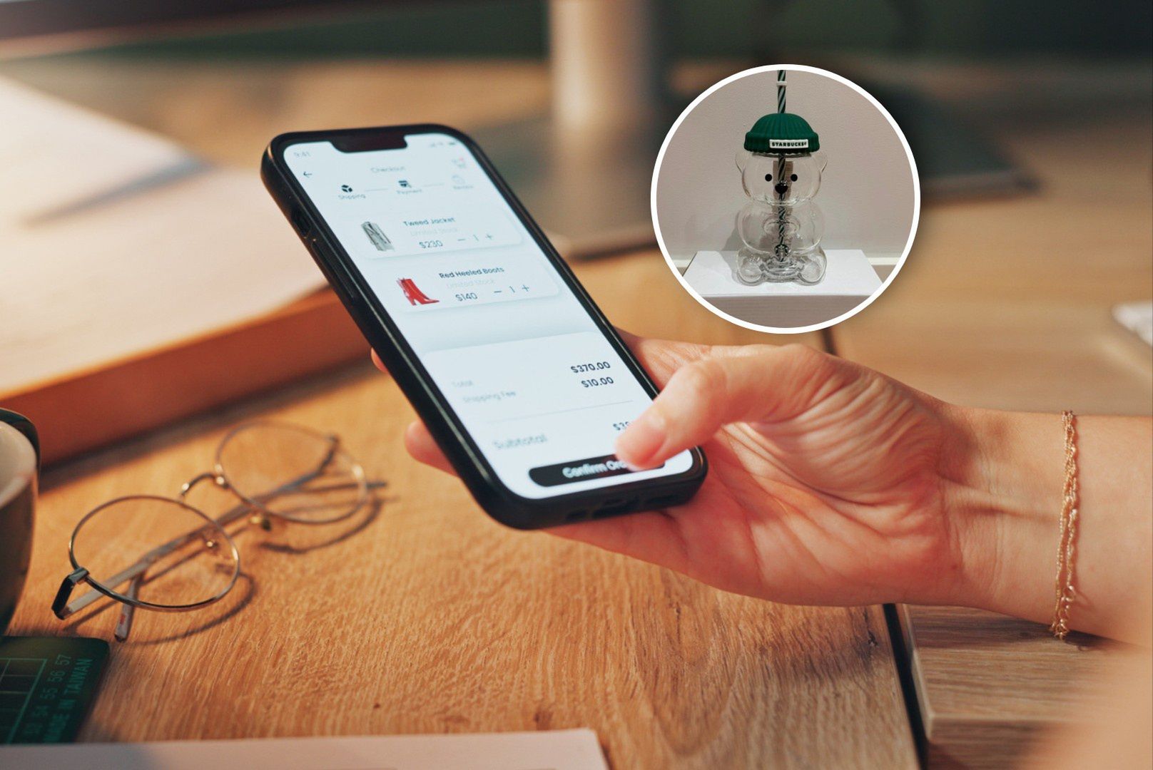 Od rana stali w kolejce po kubki Starbucks. Teraz chcą na nich zarobić