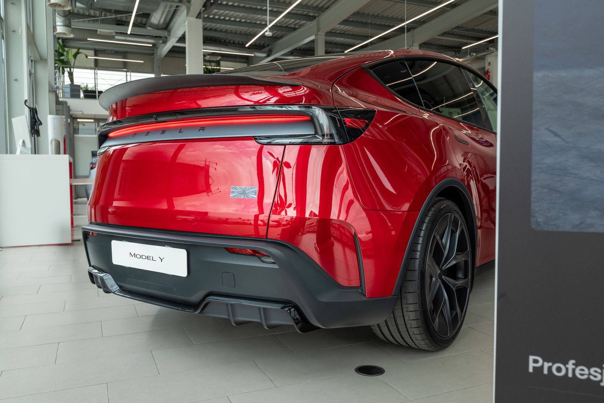 Tesla traci w Niemczech, podczas gdy inni zyskują. Chińczycy depczą po piętach