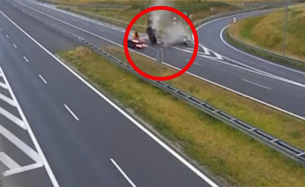 Koszmarny wypadek na A1. Samochód wbił się w poduszkę zderzeniową