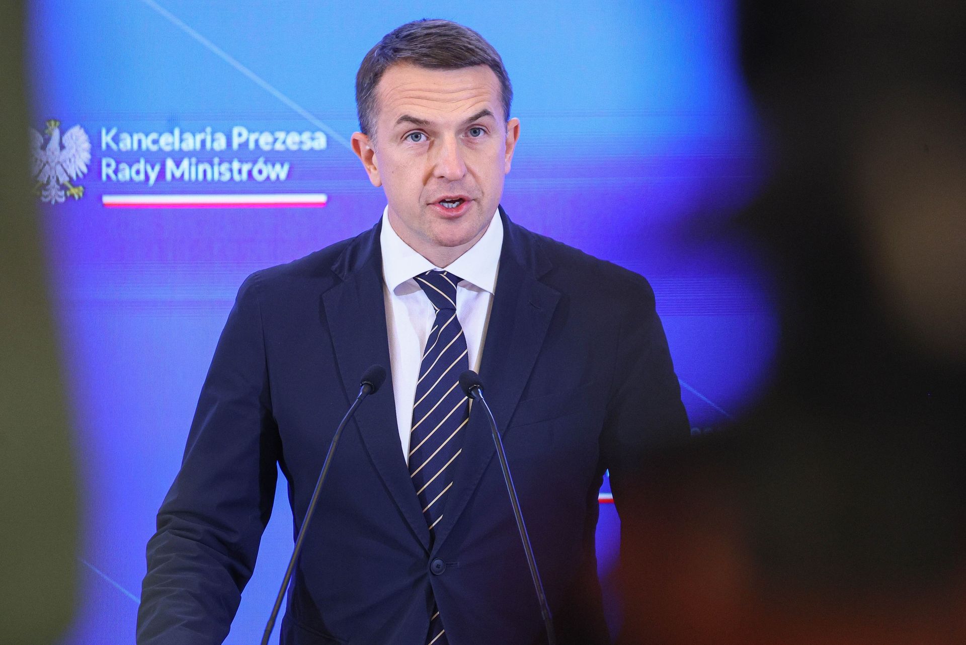 Carlson usprawiedliwia Hitlera. Ostra reakcja polskiego rządu