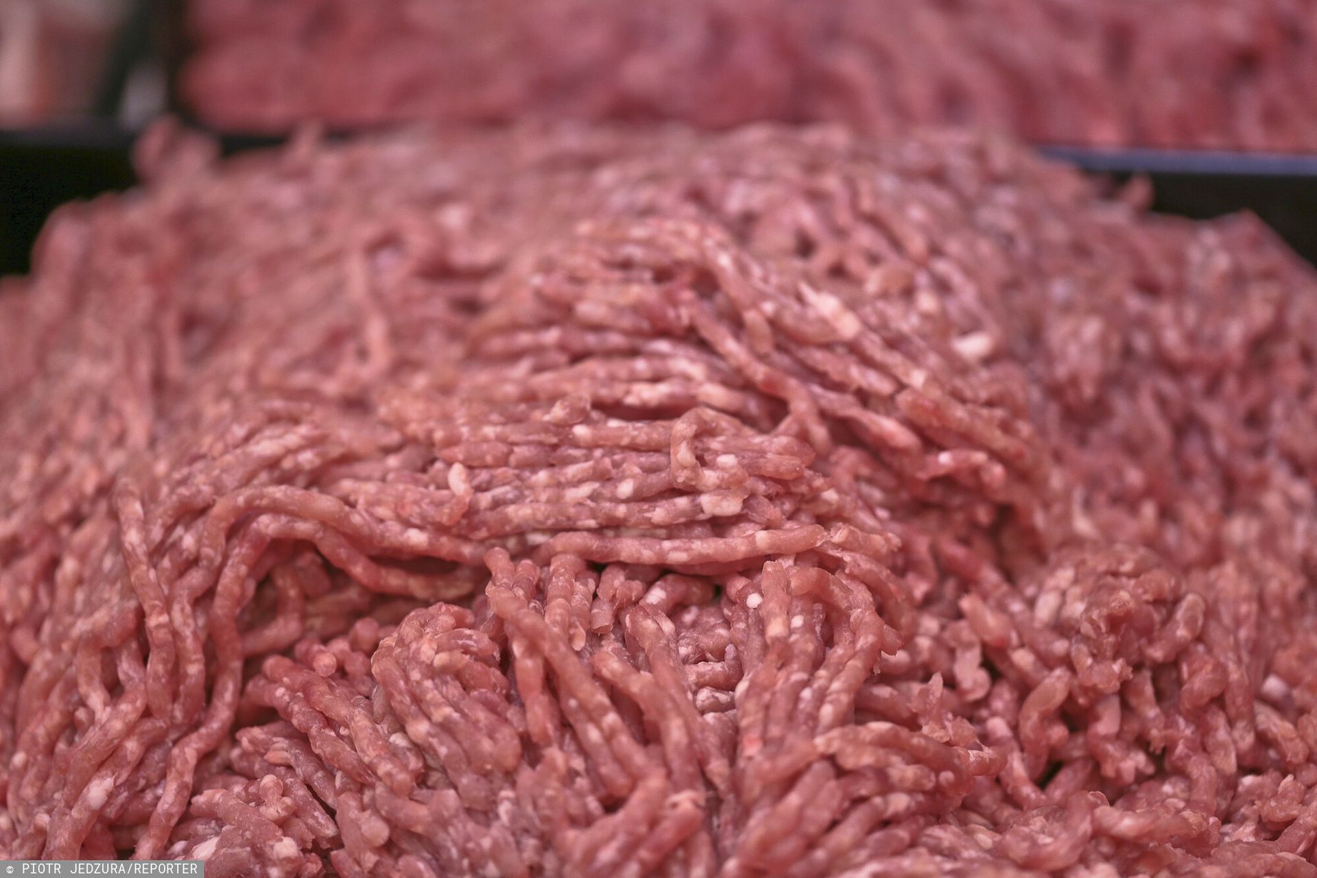 Mięso ważymy przed czy po zmieleniu? Oto odpowiedź sieci sklepów