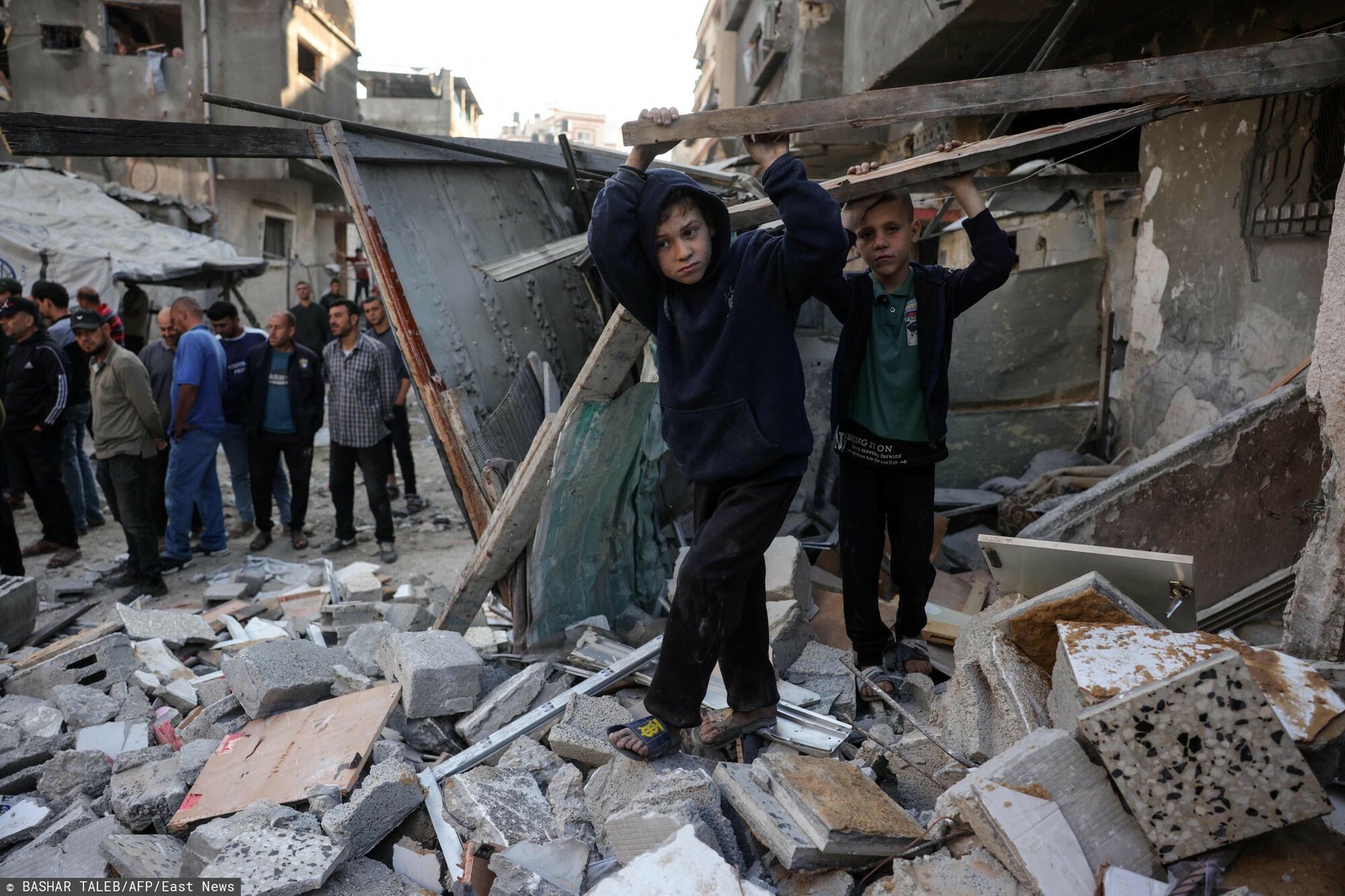 Igrzyska śmierci. Chaos, zabójstwa i głód. Pomoc humanitarna w Strefie Gazy dociera do nielicznych