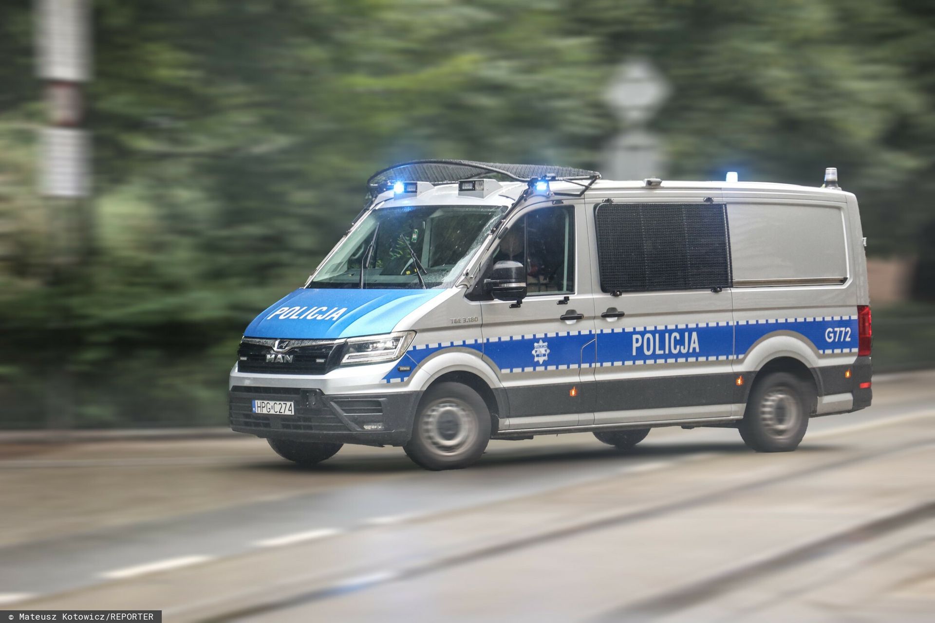 Grozili pracownikom ochrony w centrum handlowym. Dwie osoby zatrzymane