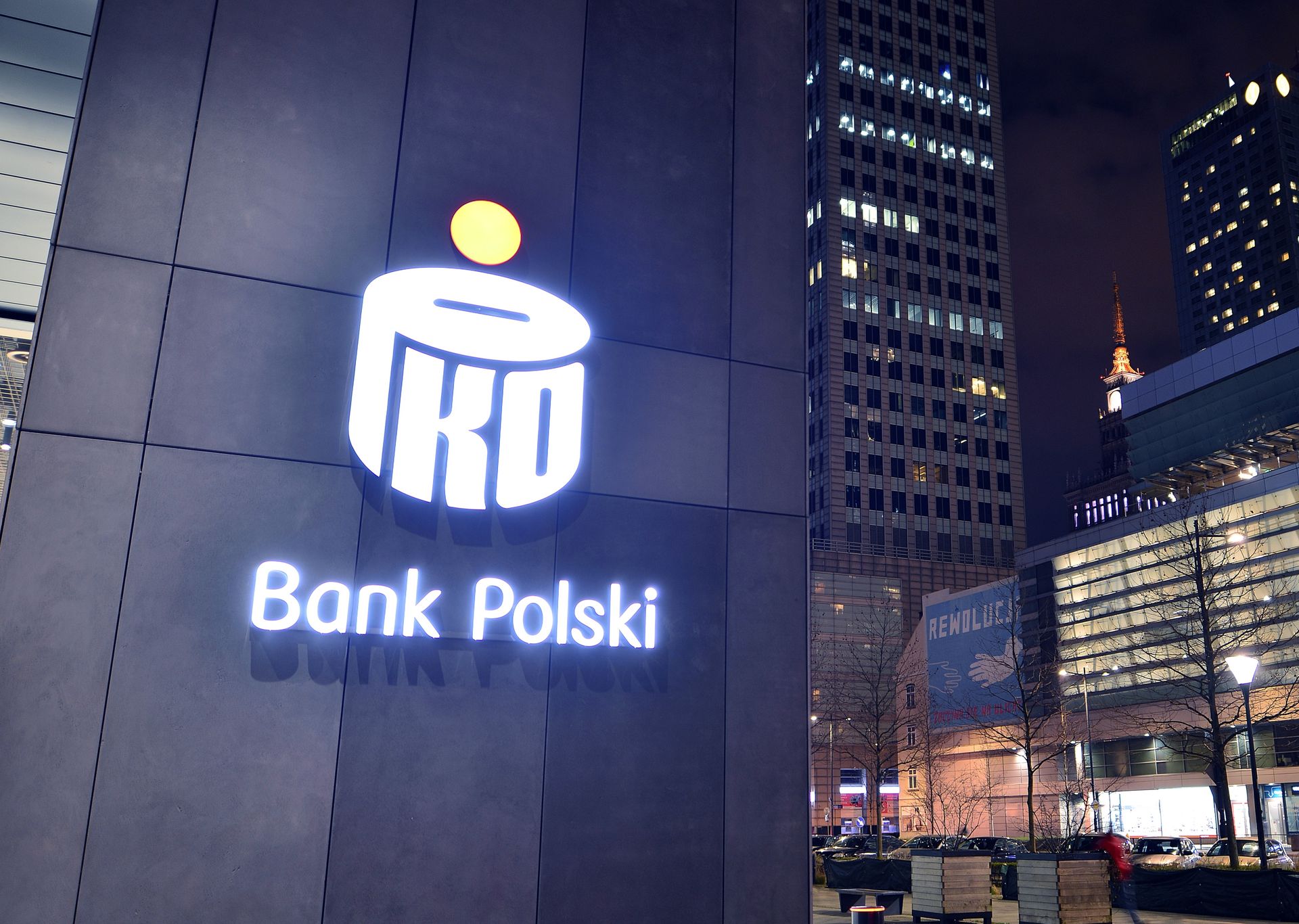 PKO BP ostrzega: Zrób ważne transakcje wcześniej