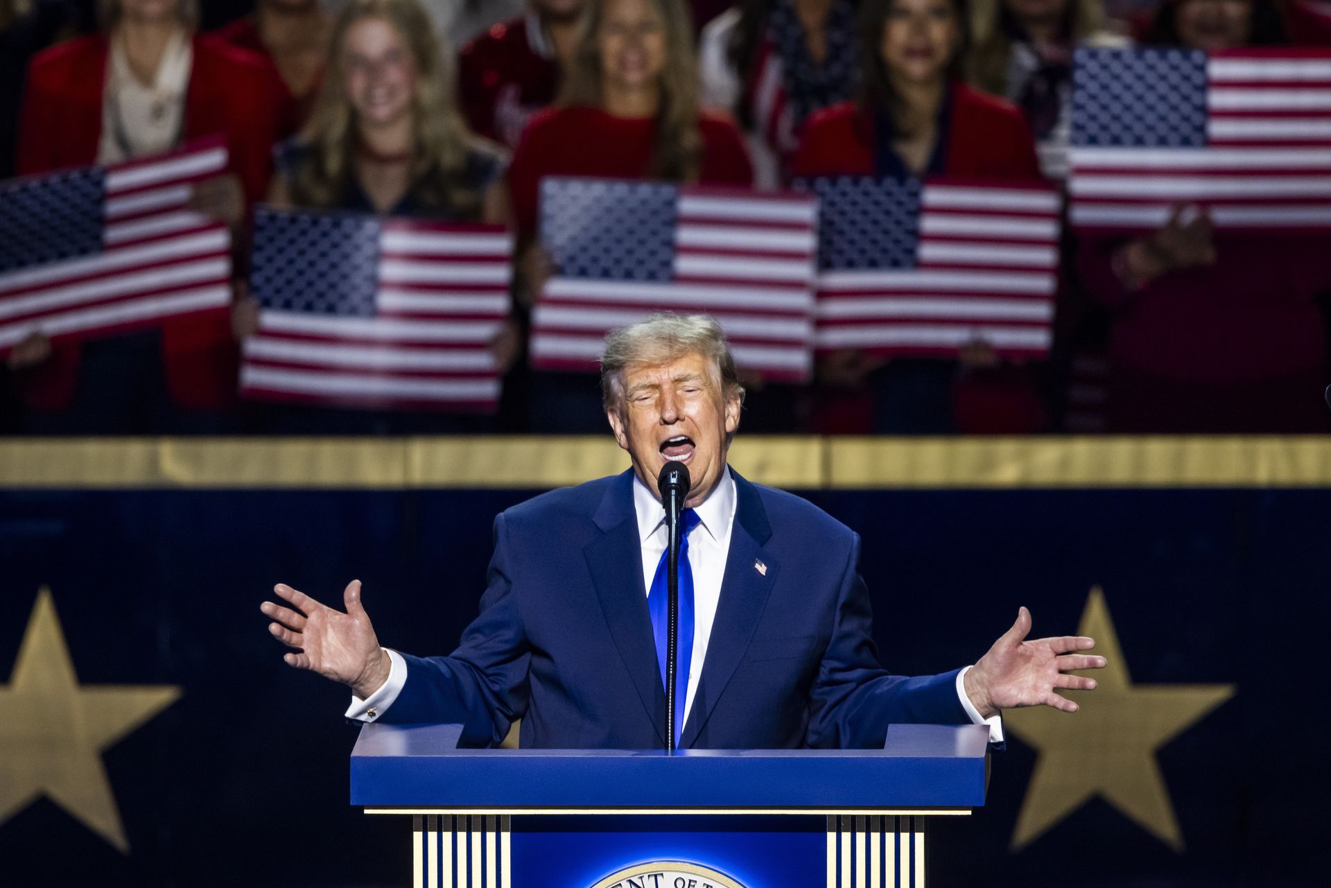 Trump obiecuje każdemu 5 tys. dolarów jeżeli jego partia utrzyma władzę