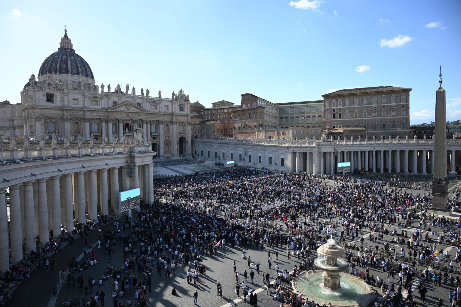 Watykan wiwatuje. Wybrano nowego papieża [TRANSMISJA]