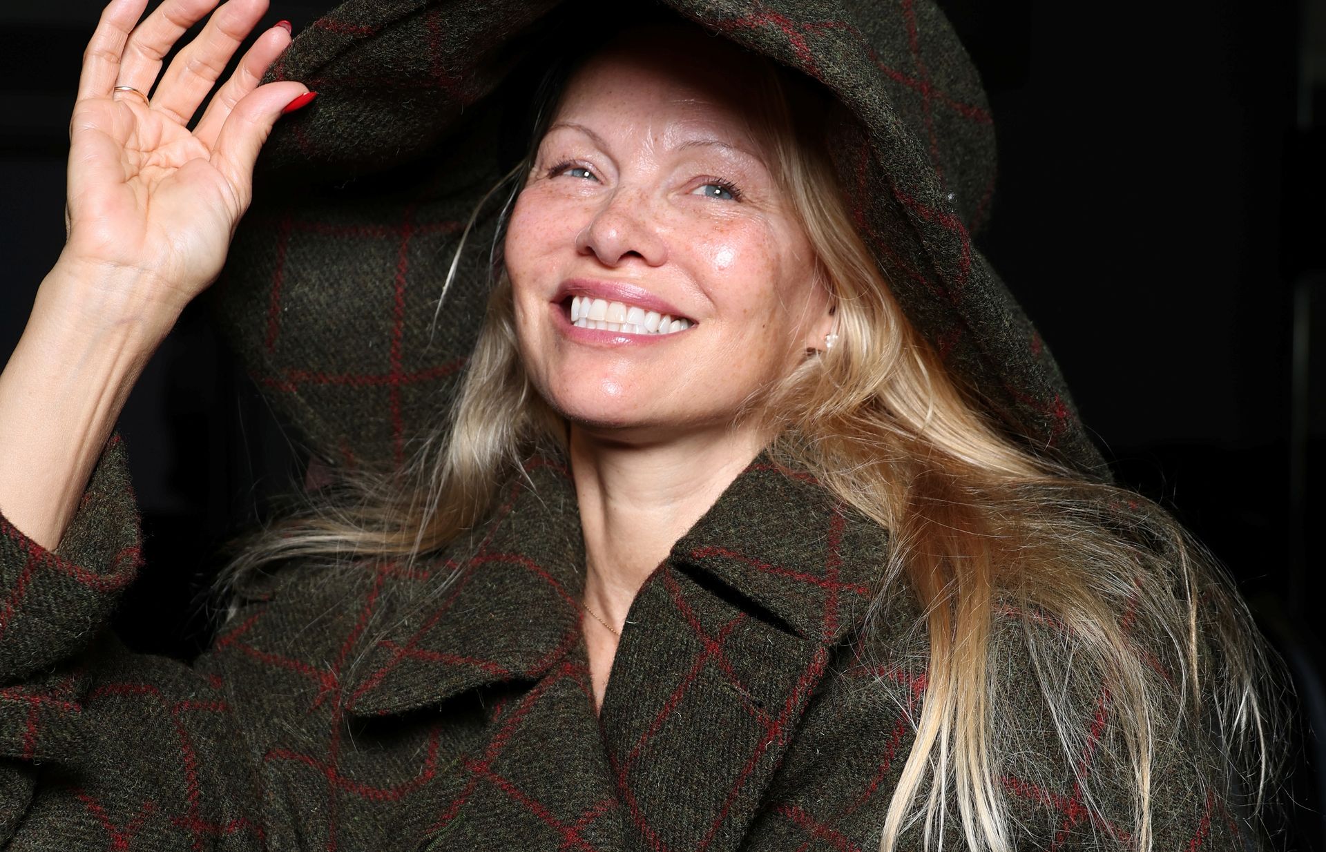 Pamela Anderson rozlicza się z przeszłością. "Moje piersi miały karierę, ja im towarzyszyłam"