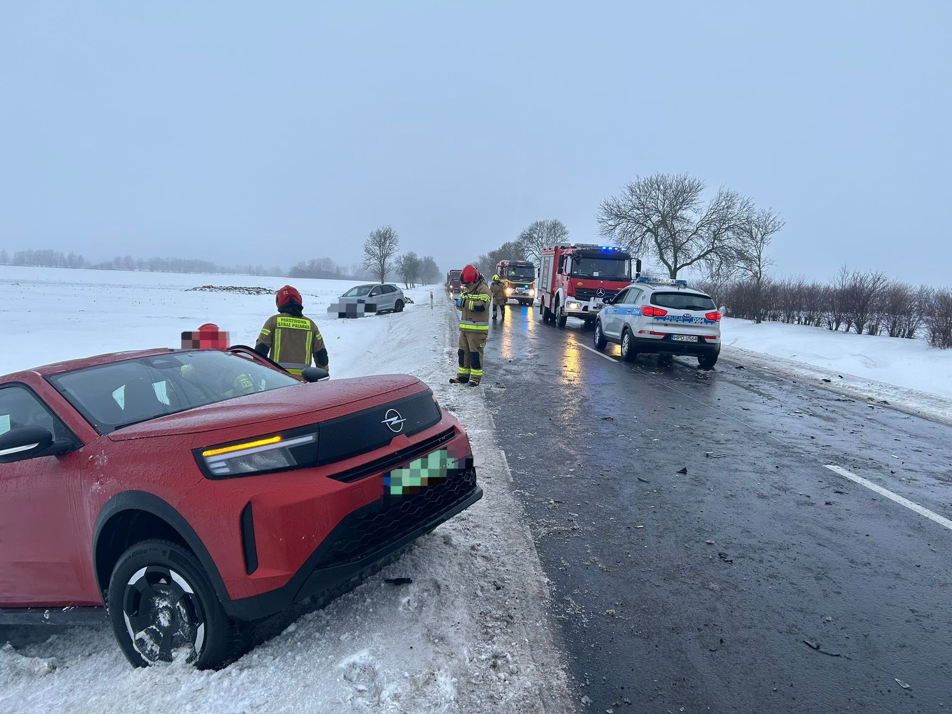 Trudne warunki na drogach. Policja pokazała zdjęcia