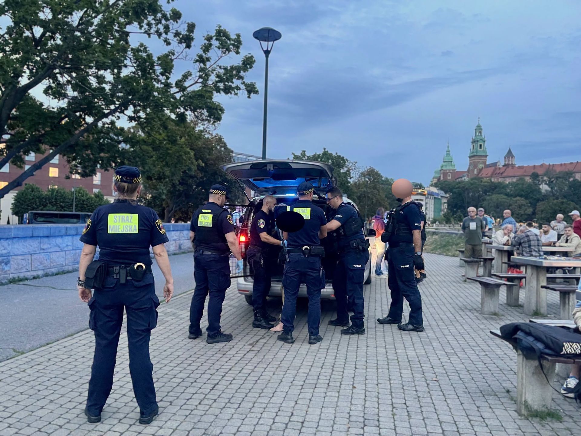 Atak z użyciem gazu w Krakowie. Ujęto 17-latka