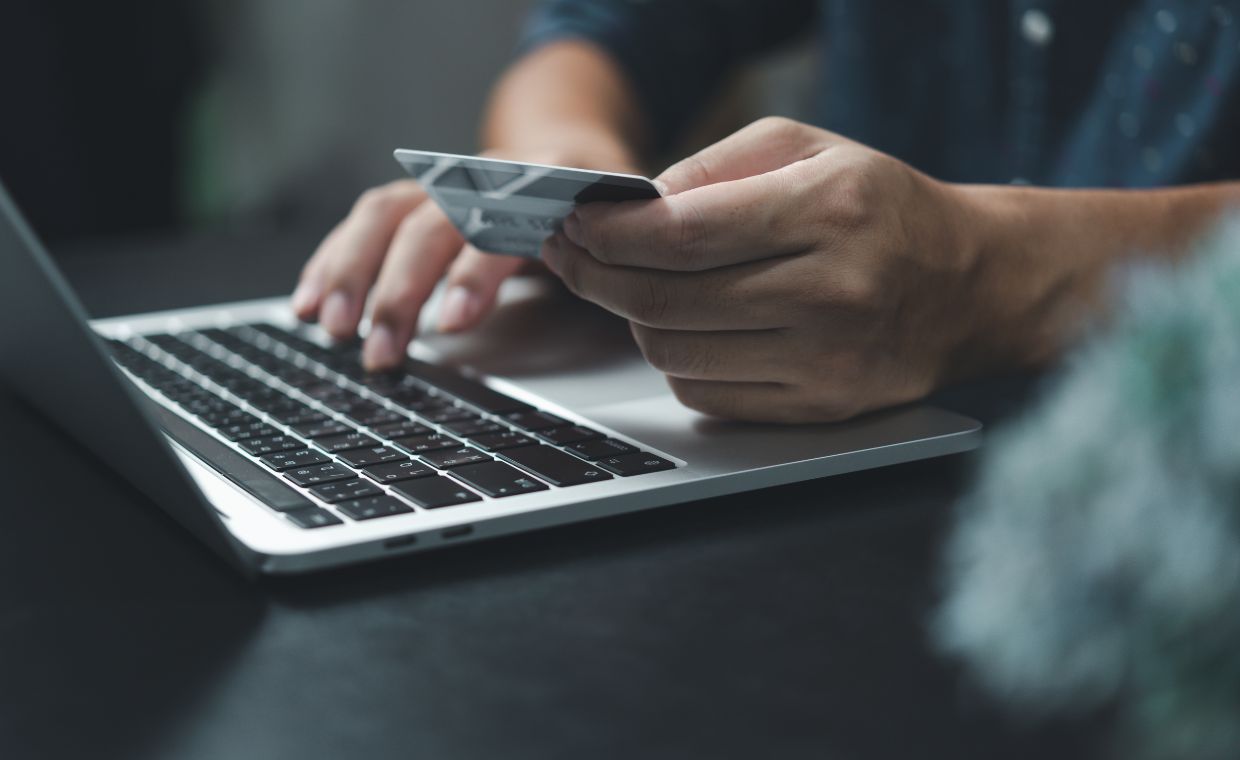 Majówka 2025. Czy przelewy bankowe dochodzą w długi weekend majowy?