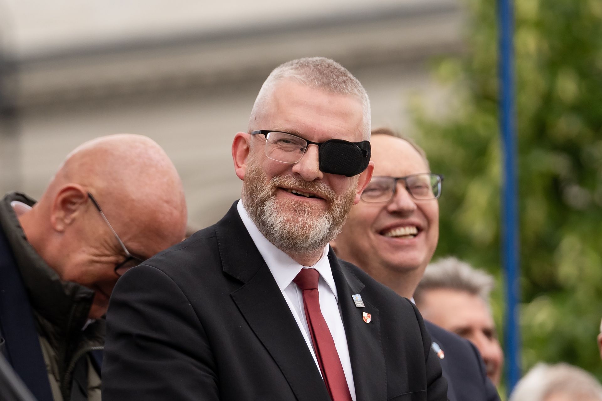 Grzegorz Braun wezwany do IPN. Prokurator ma przedstawić zarzuty
