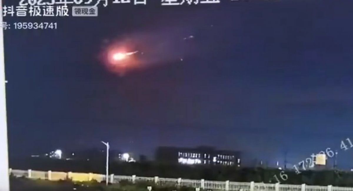 Chiny zestrzeliły meteoryt? Ukraińcy przeanalizowali nagranie