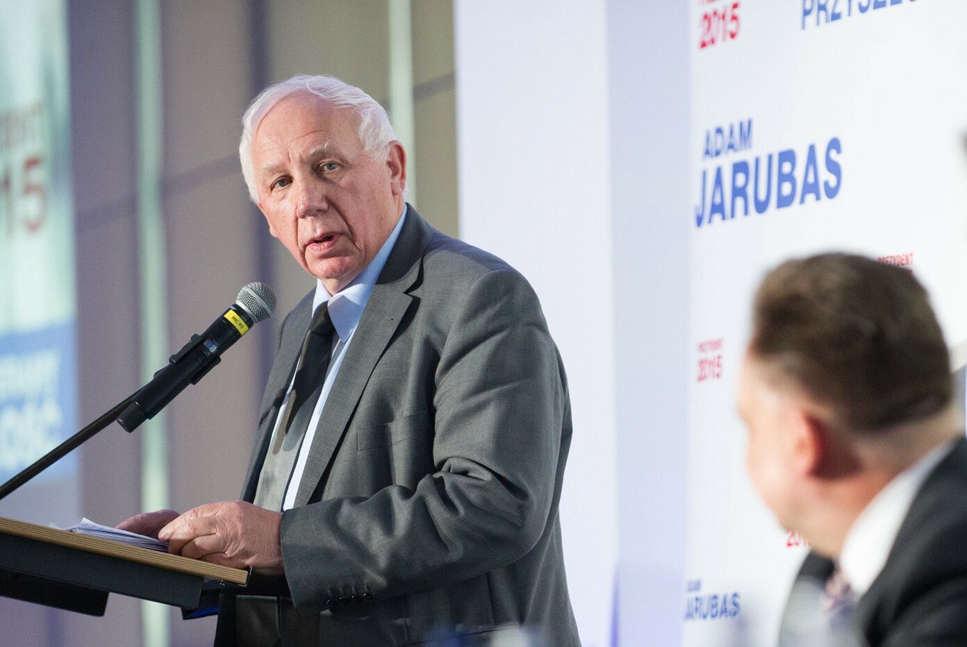 Firma miliardera podnosi czynsze mieszkańcom. To znany "król jogurtów"