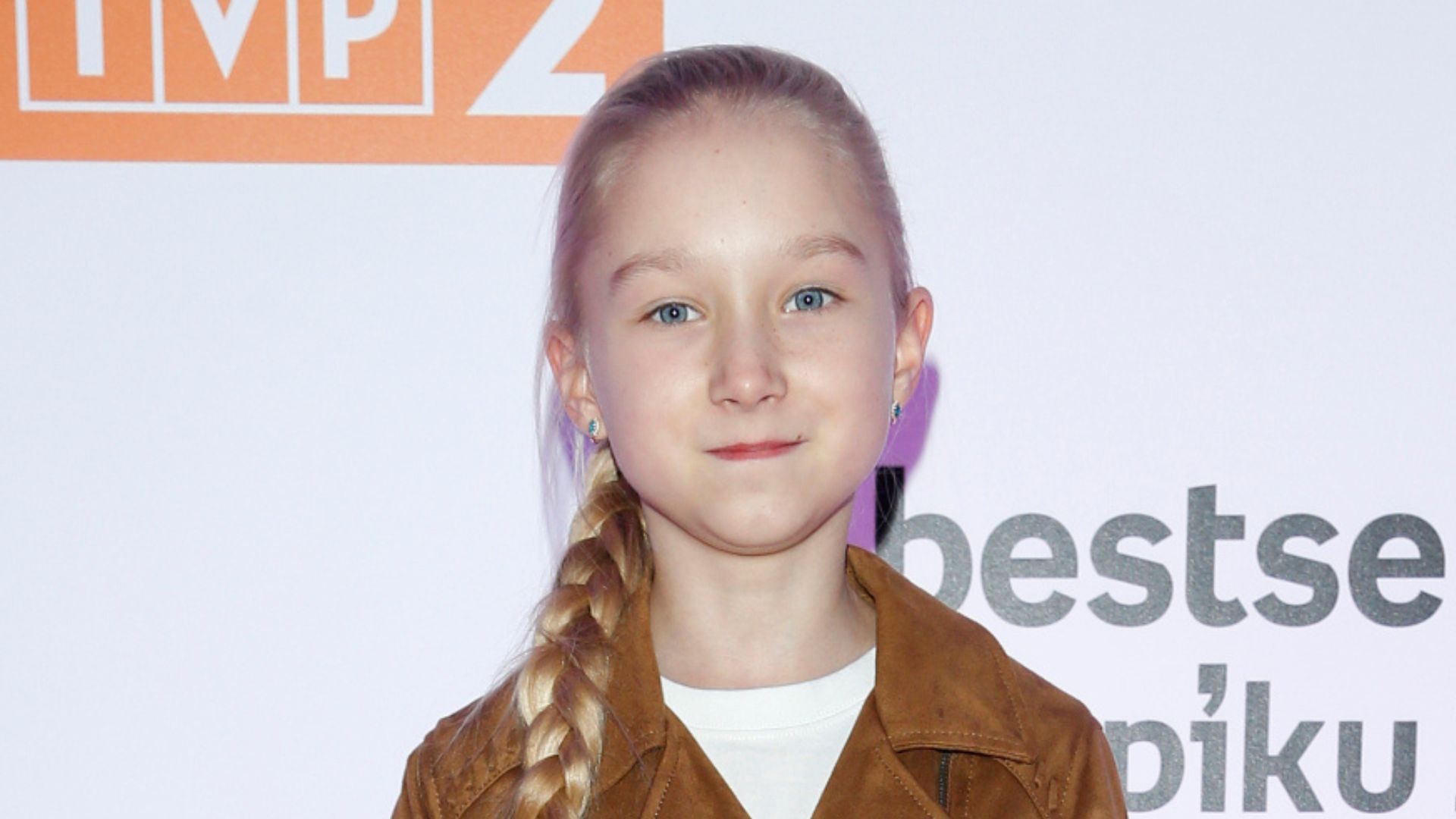 Niedawno skończyła 20 lat i niebawem wyrusza do Finlandii. Tak dziś wygląda Nela Mała Reporterka. Aż trudno ją rozpoznać