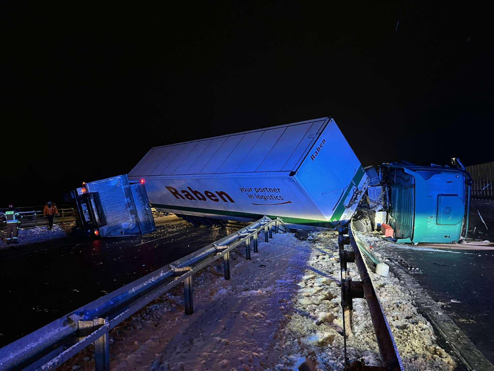 Wypadek na S7 w Skarżysku-Kamiennej. Tiry zablokowały trasę