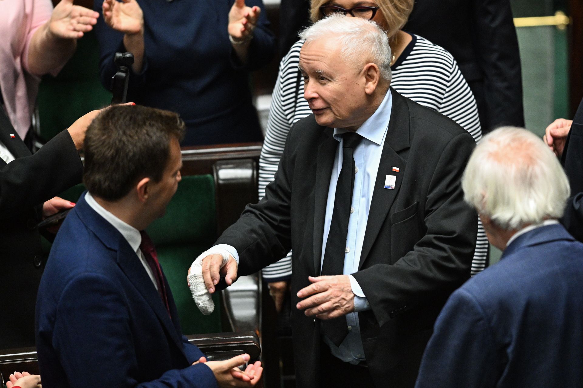 Kaczyński na zaprzysiężeniu. Uwagę zwrócił bandaż na ręce prezesa