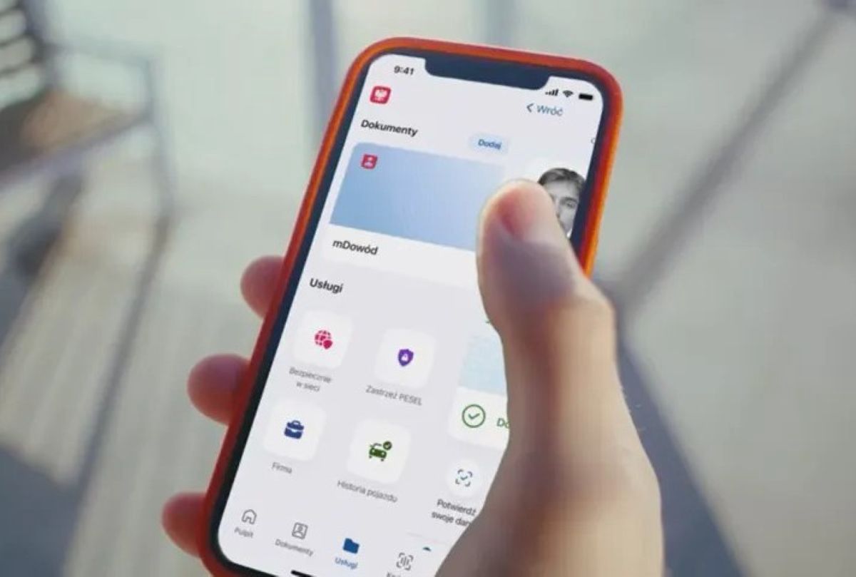 Cyberprzestępcy podszywają się pod mObywatela. Ofiar szukają w mediach społecznoścowych