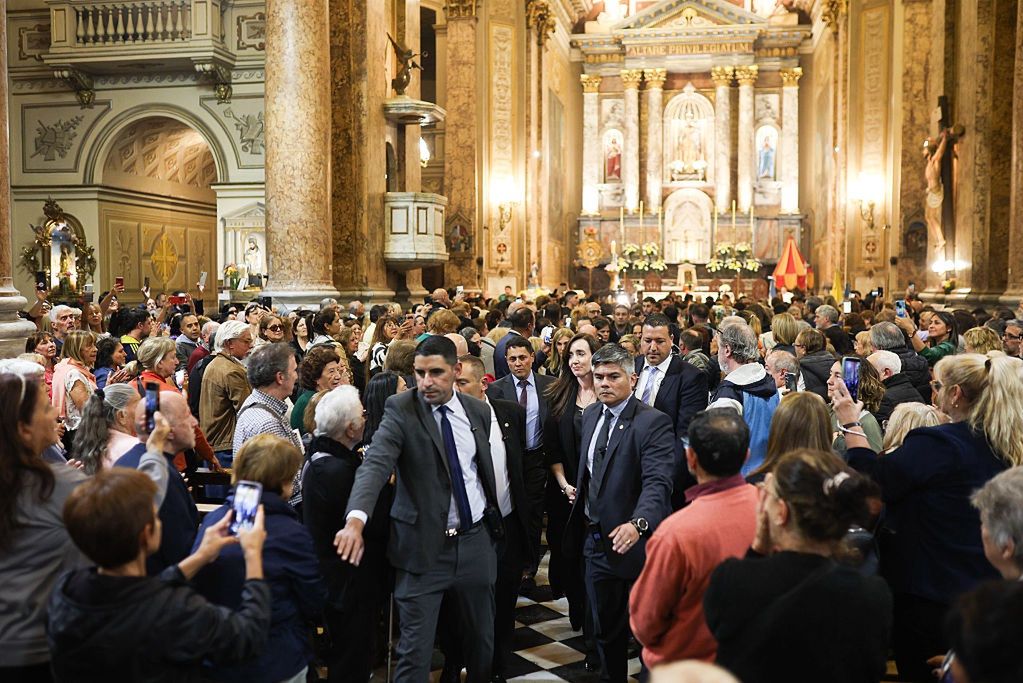 Argentyńczycy zebrali się na mszy. "Śmierć ojca nas wszystkich"