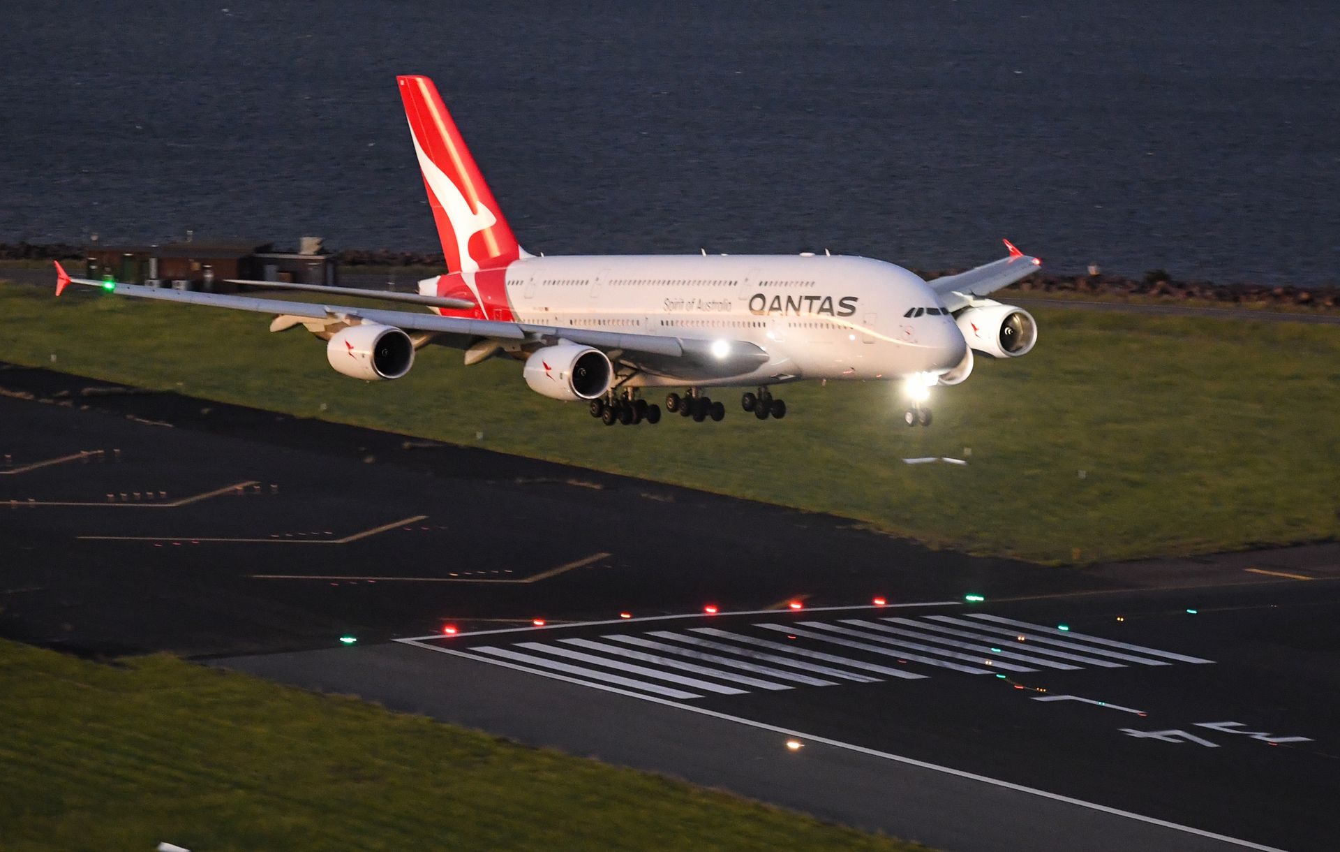 Qantas wycofuje Airbusy A380. Olbrzymy znikną wcześniej niż planowano