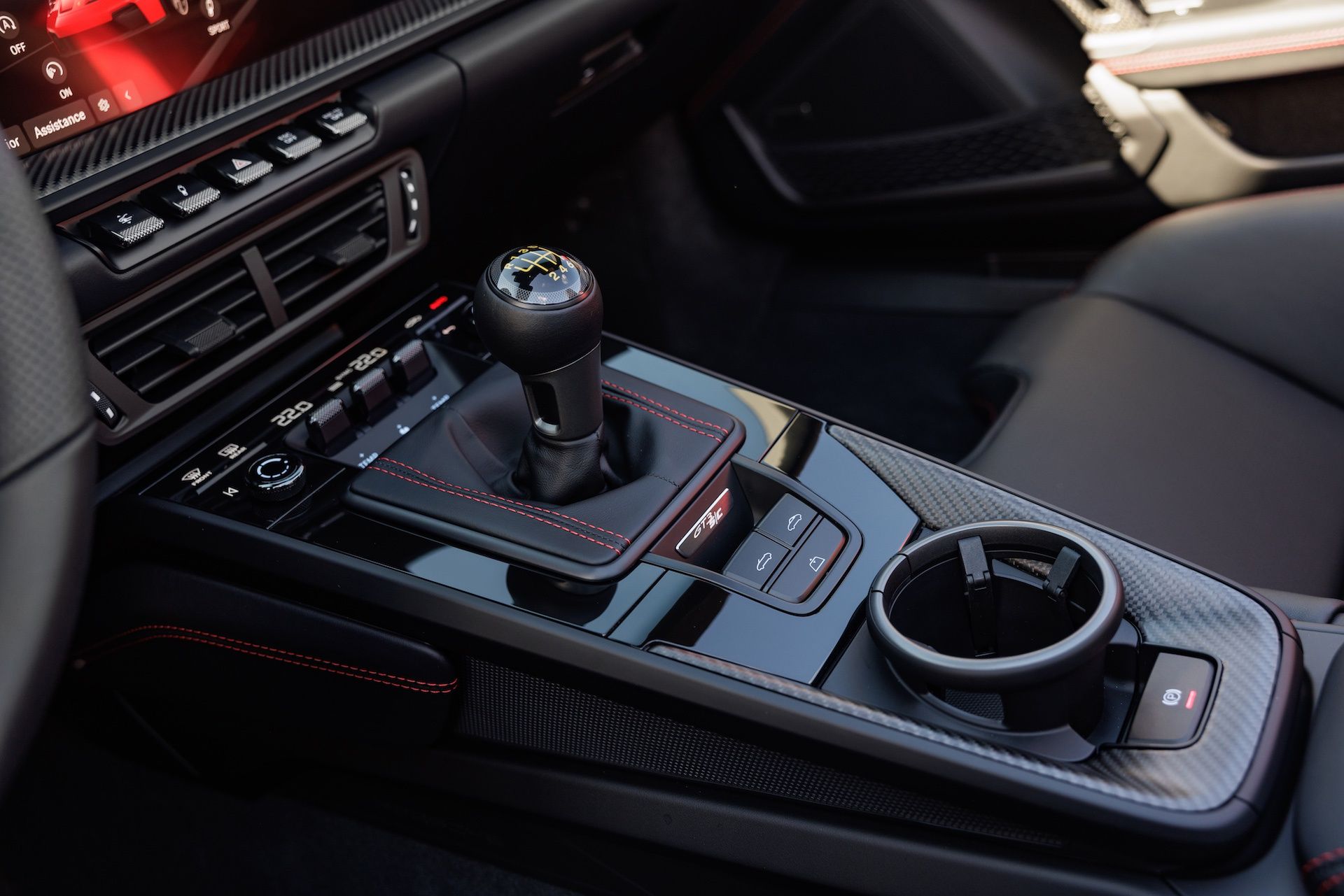 Porsche patentuje "automatyczną skrzynię manualną". Ma mieć trzy tryby pracy