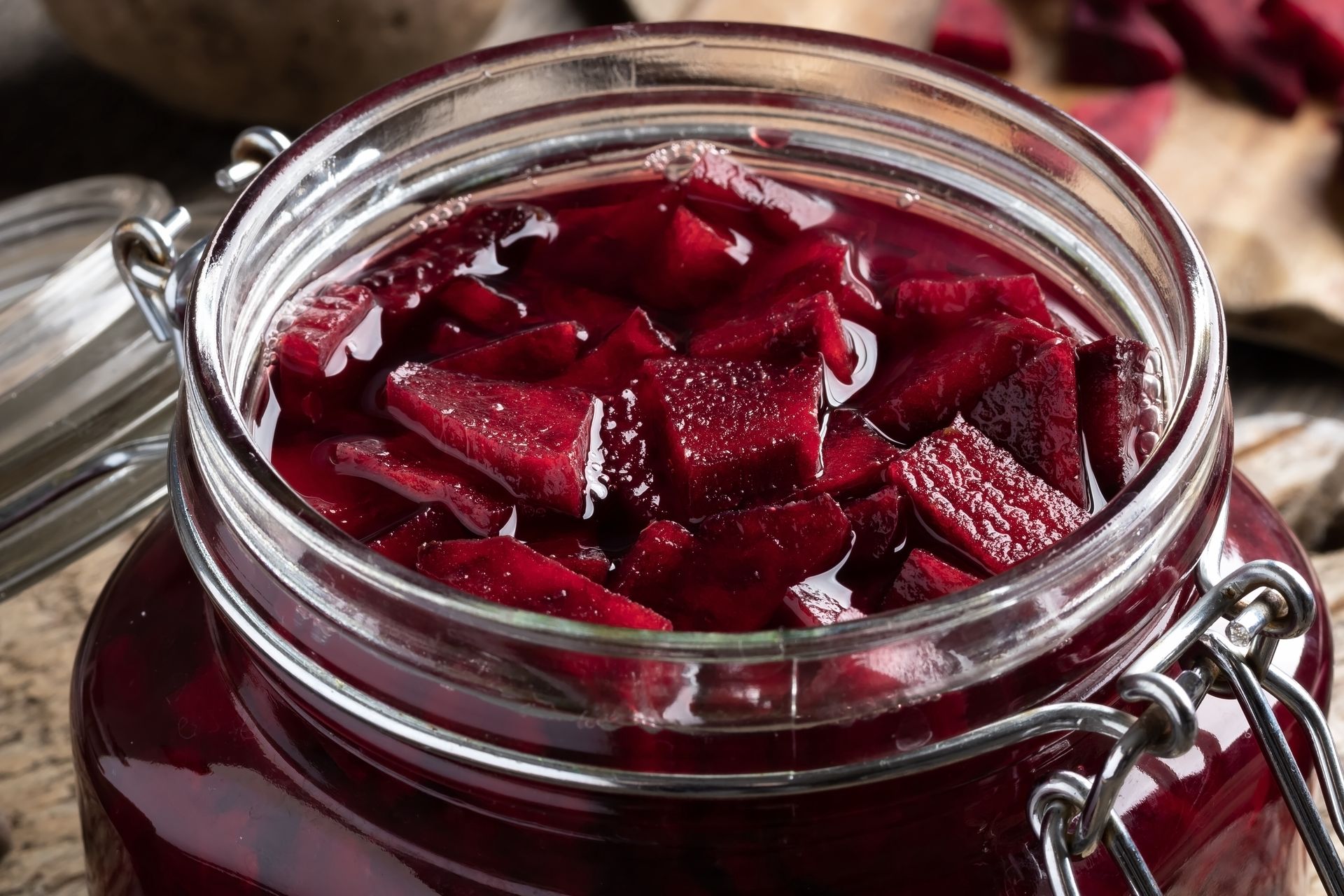 Uważaj, czym mieszasz zakwas buraczany. Inaczej może gwałtownie spleśnieć