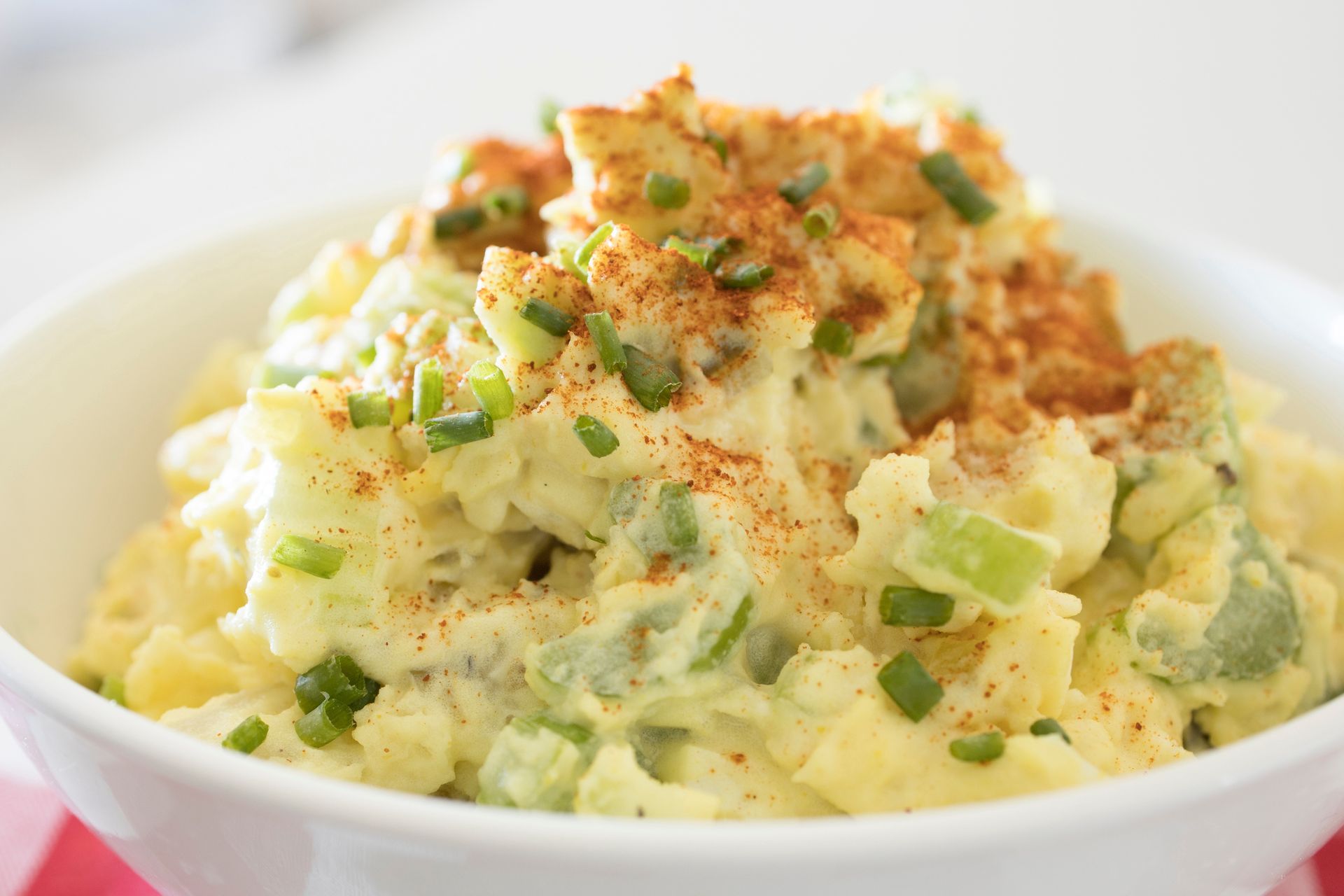 Resztki po rogalach dorzucam do jajek. Na śniadanie jak znalazł