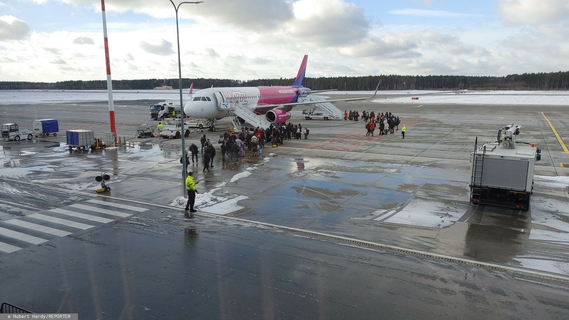 Najmniejsze polskie lotnisko liderem w jednej kategori. Po korekcie