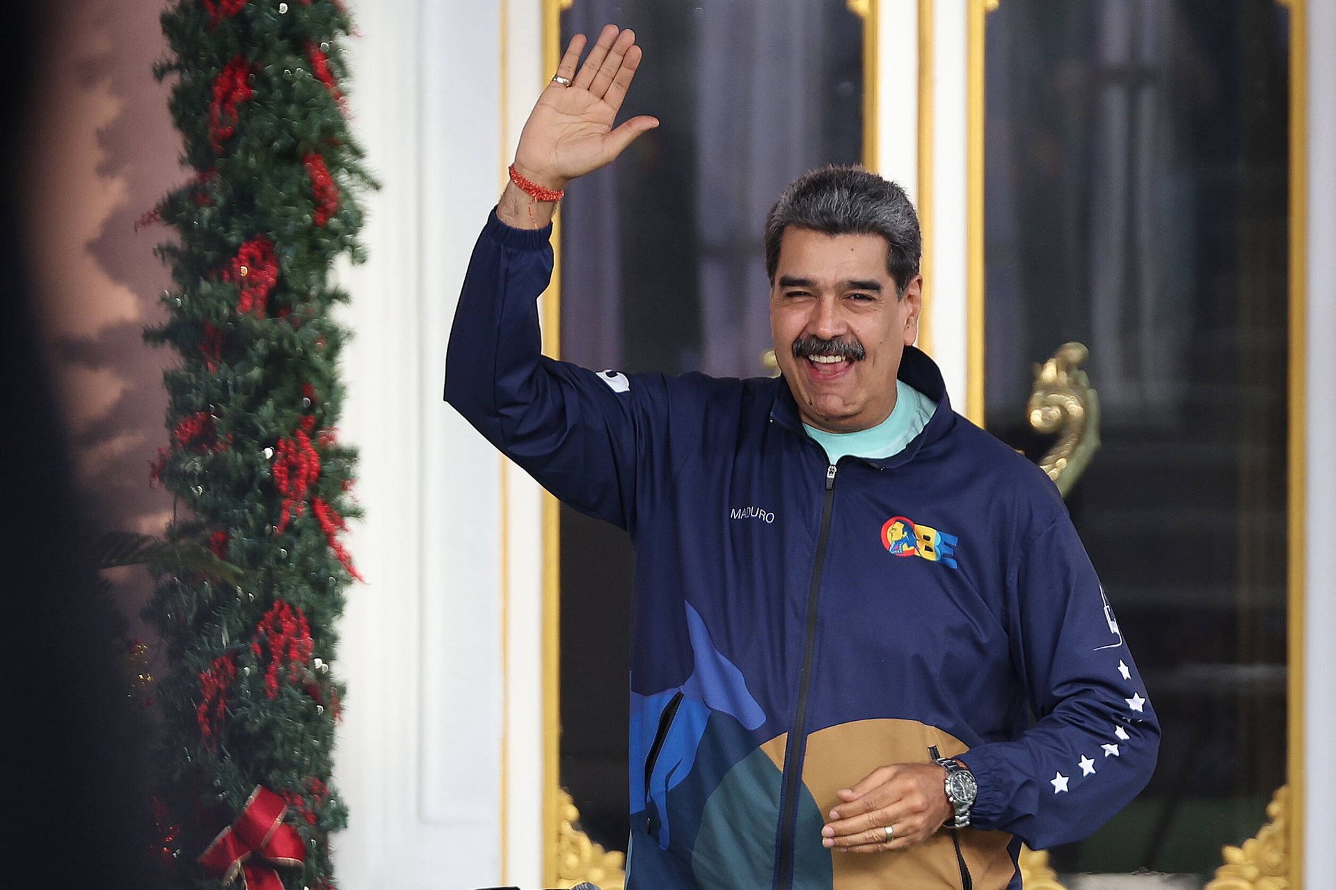 Maduro mówił o 120 dolarach pensji, śledczy wskazują na fortuny