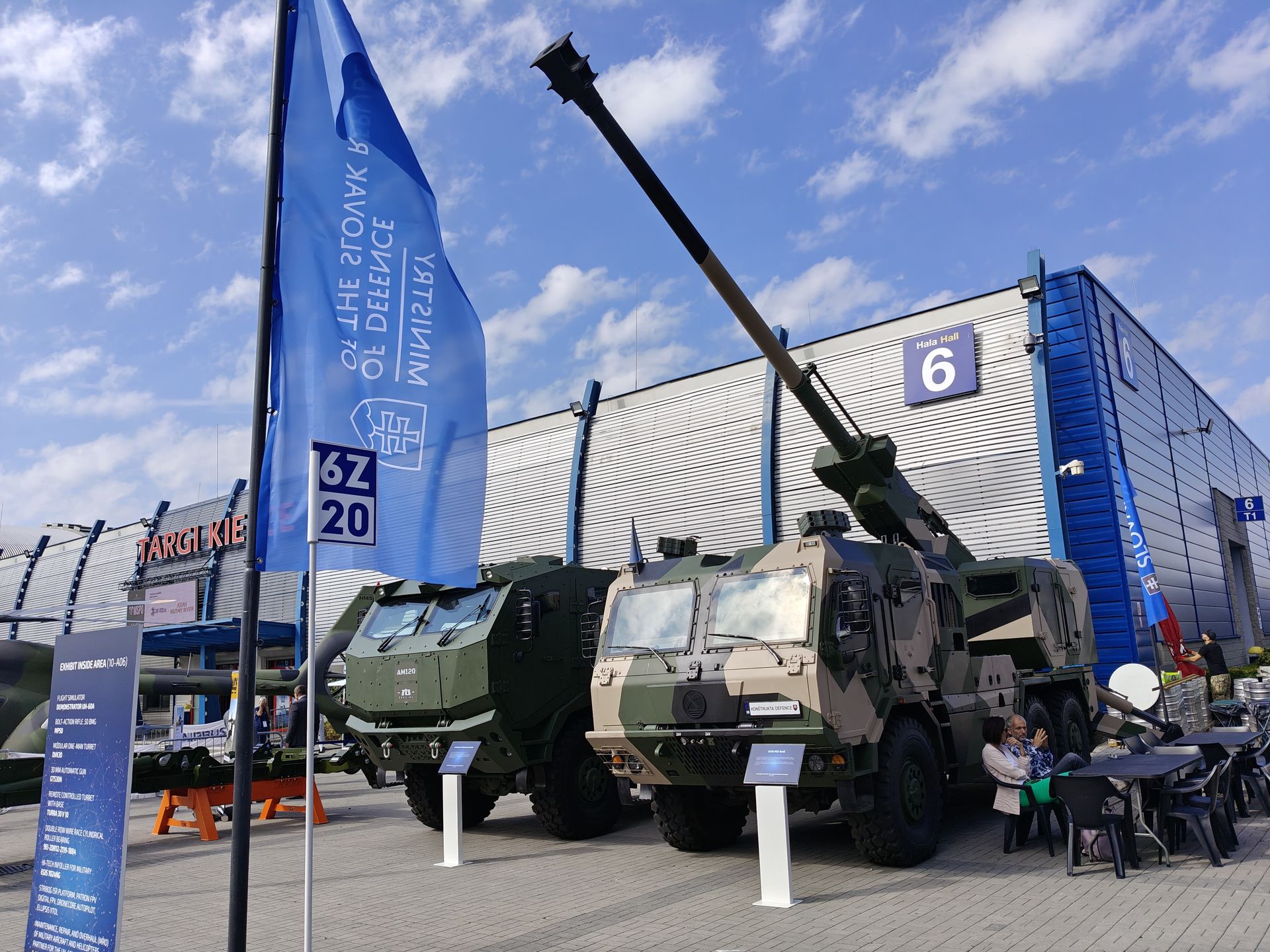 Premiera na MSPO 2025. Słowacy przywieźli haubicę samobieżną EVA M2