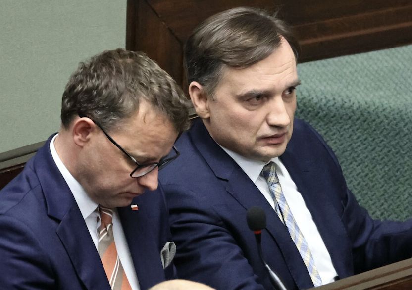 Ranking "leniwych posłów". Na czele Ziobro i Romanowski