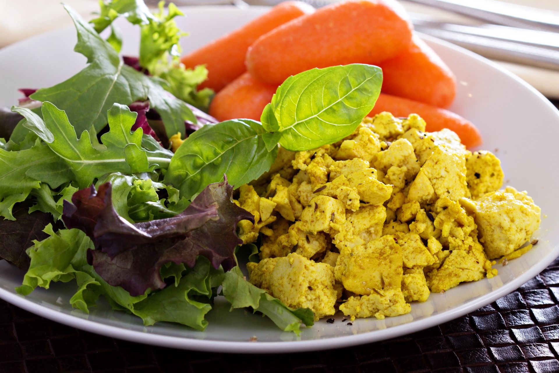 Zamiast jajek na patelnię wrzucam inny produkt. To pyszne i odżywcze śniadanie